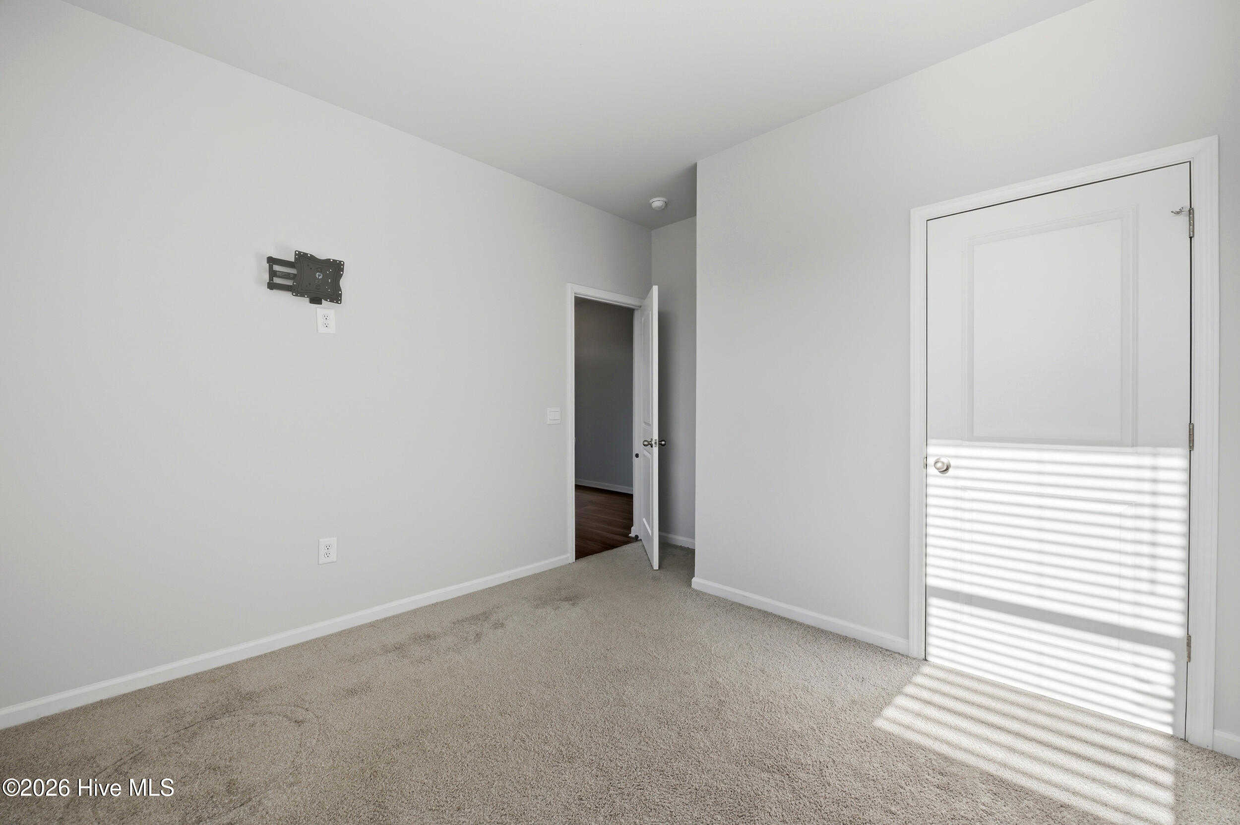 100563269 | Photo 25