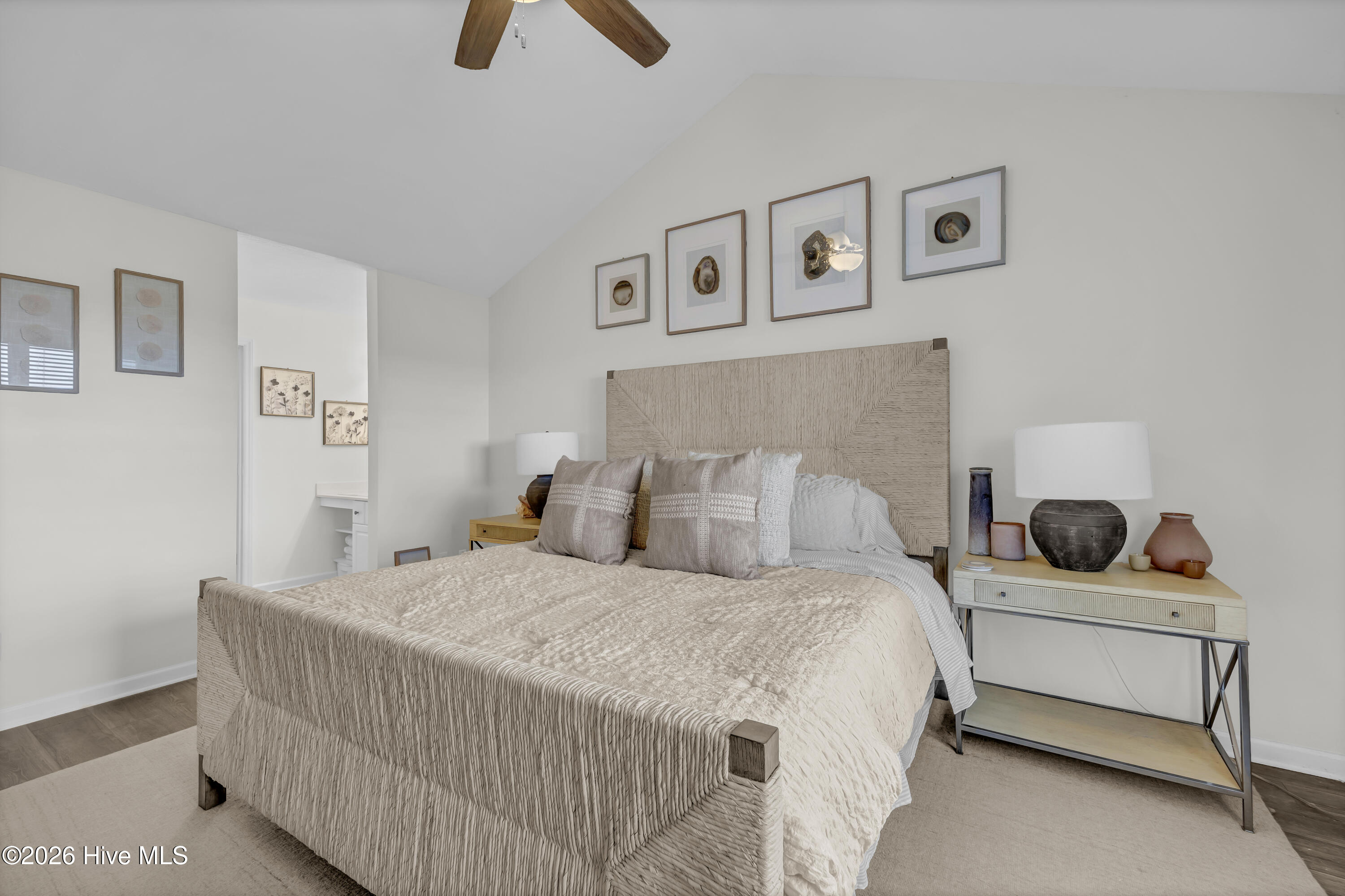 100552193 | Photo 13