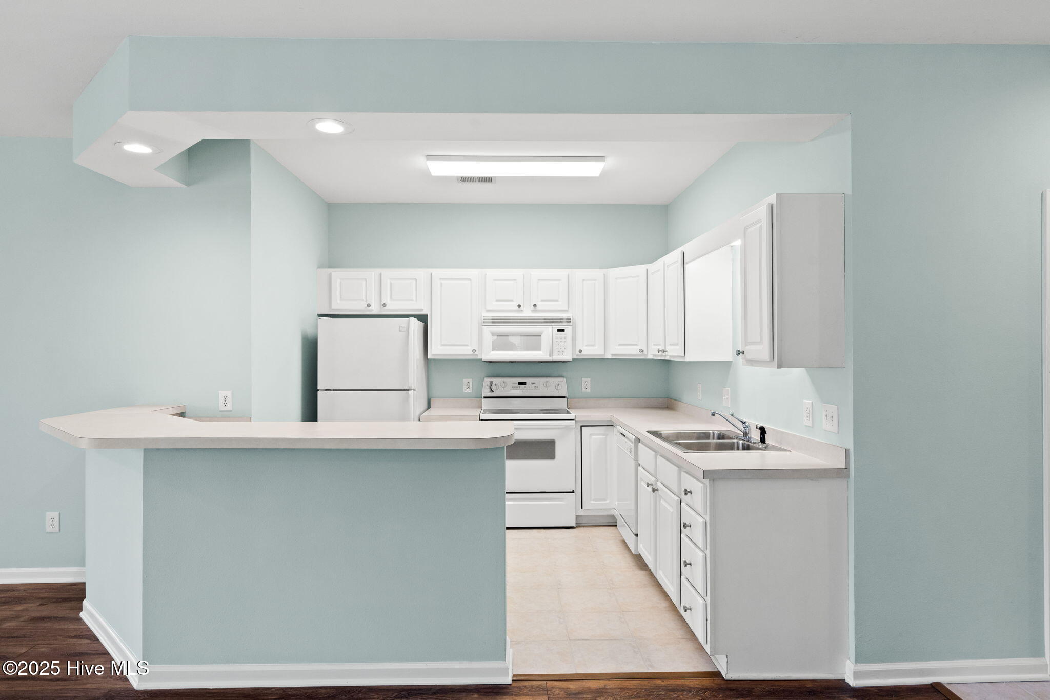 100536273 | Photo 21