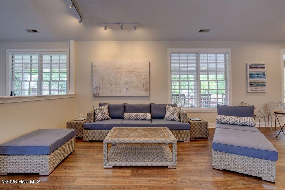 100552674 | Photo 31