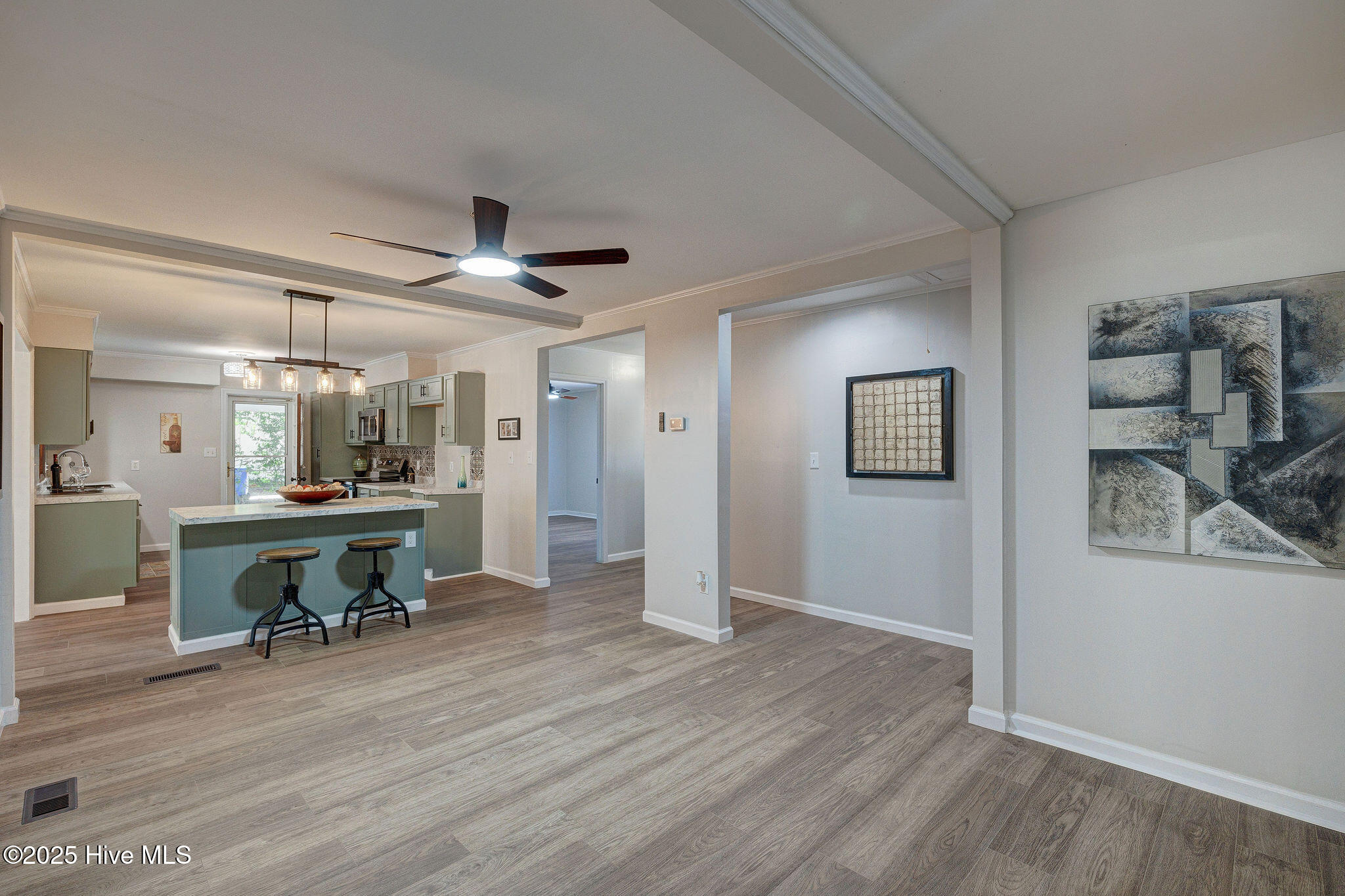 100534664 | Photo 11