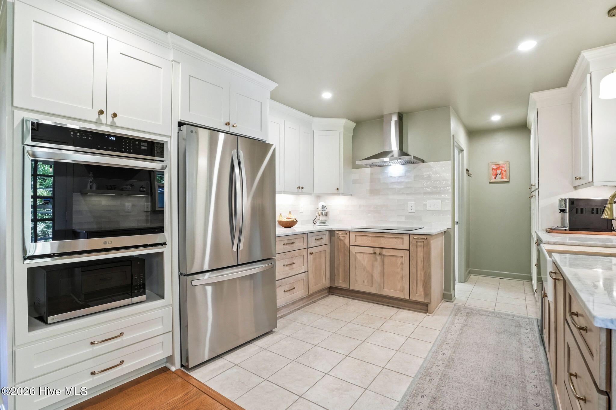 100568648 | Photo 15