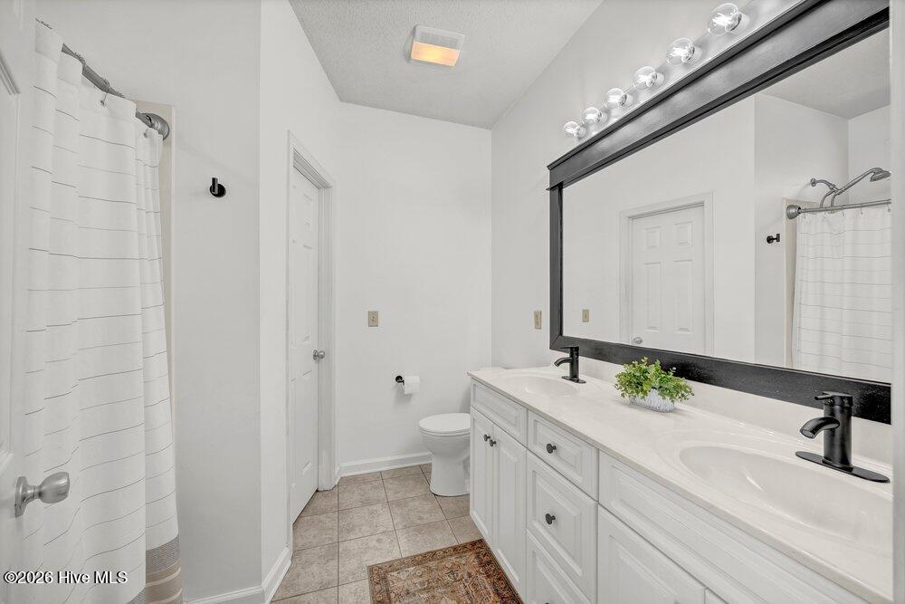 100568146 | Photo 15