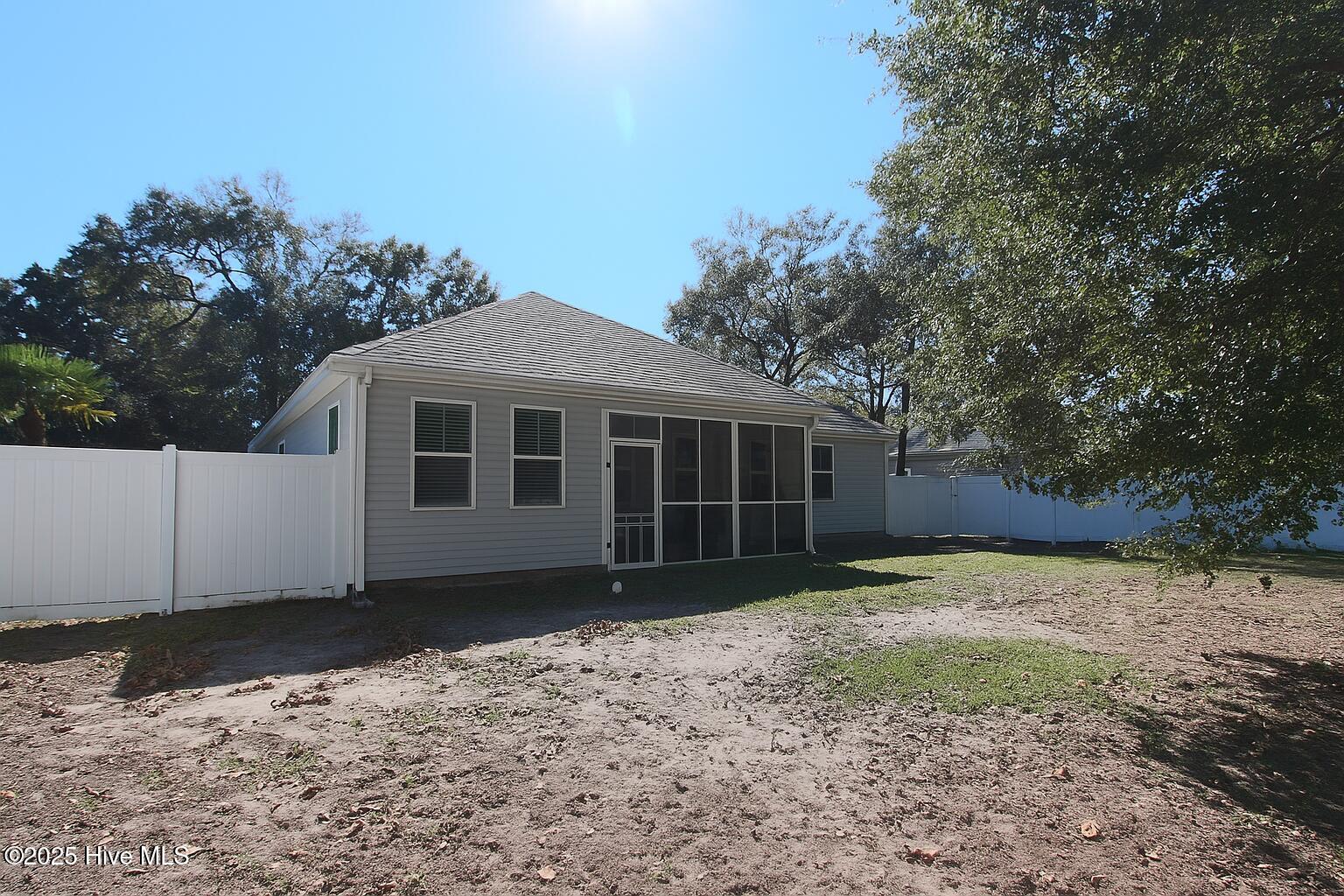 100539701 | Photo 33