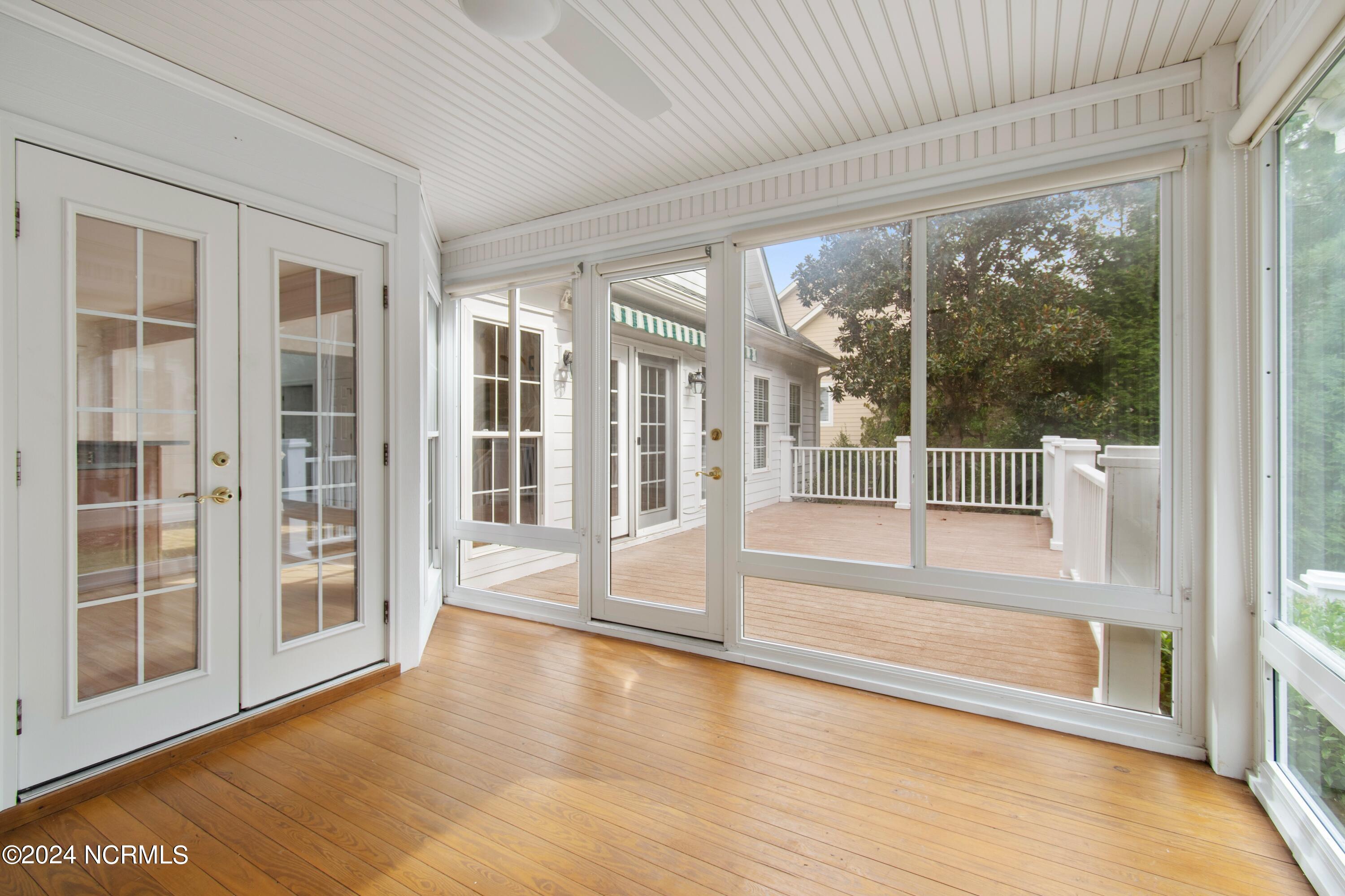 100553492 | Photo 24