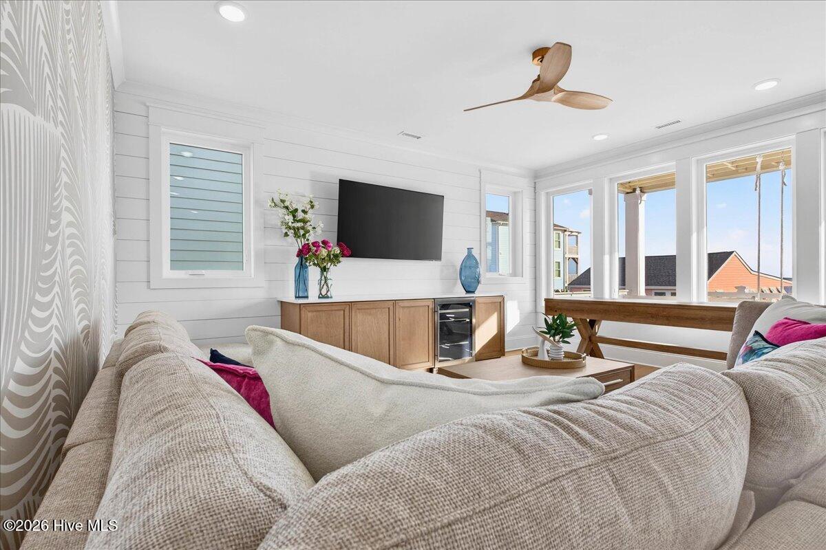 100543299 | Photo 17