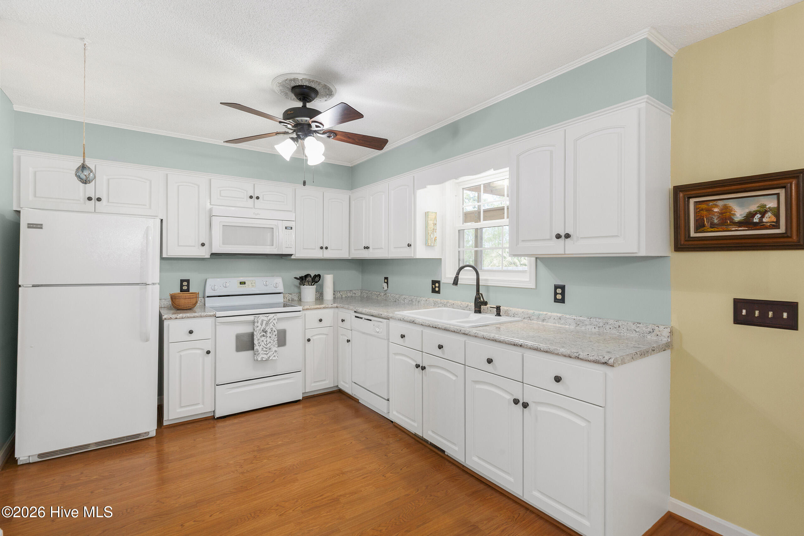 100565363 | Photo 26