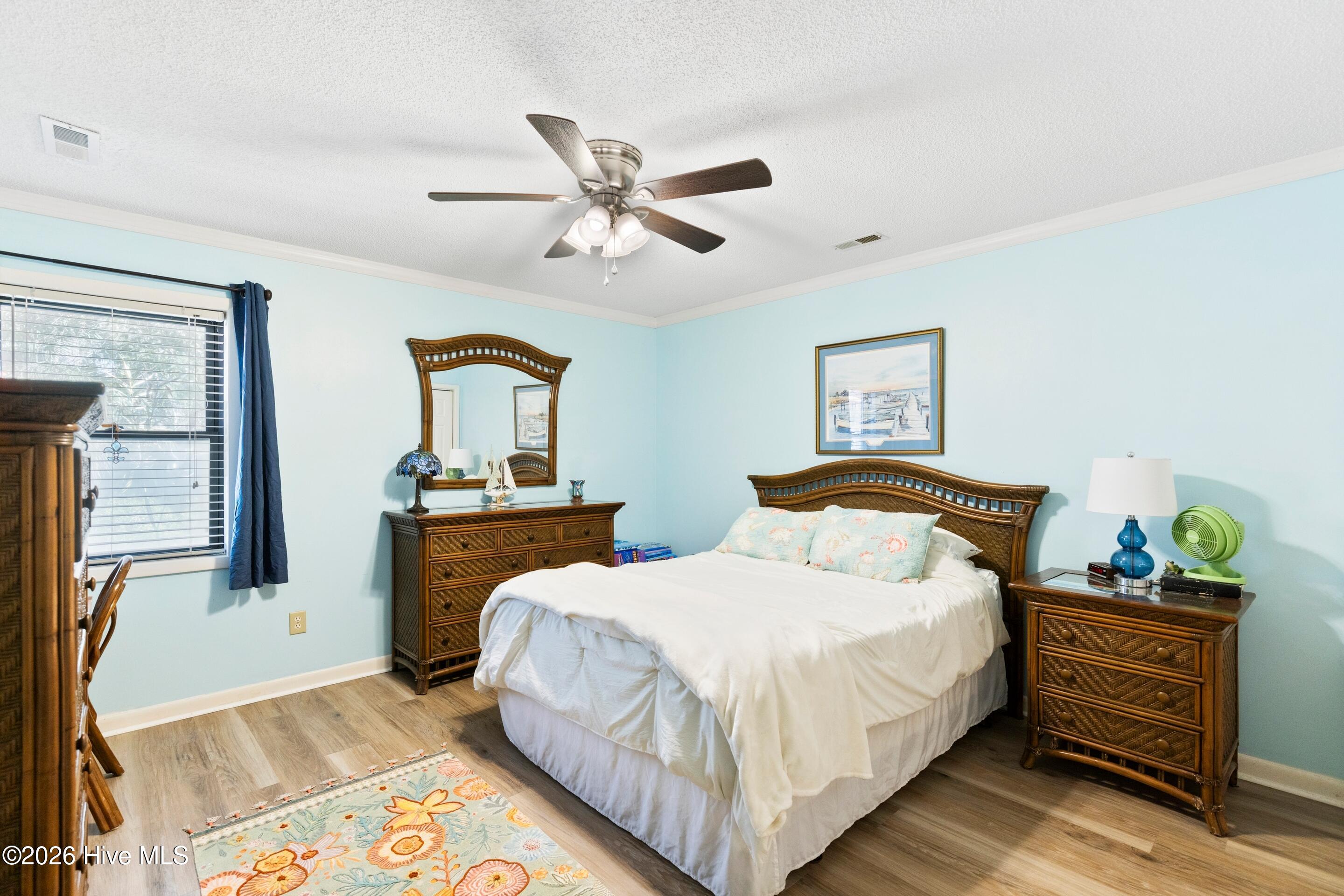 100550248 | Photo 34