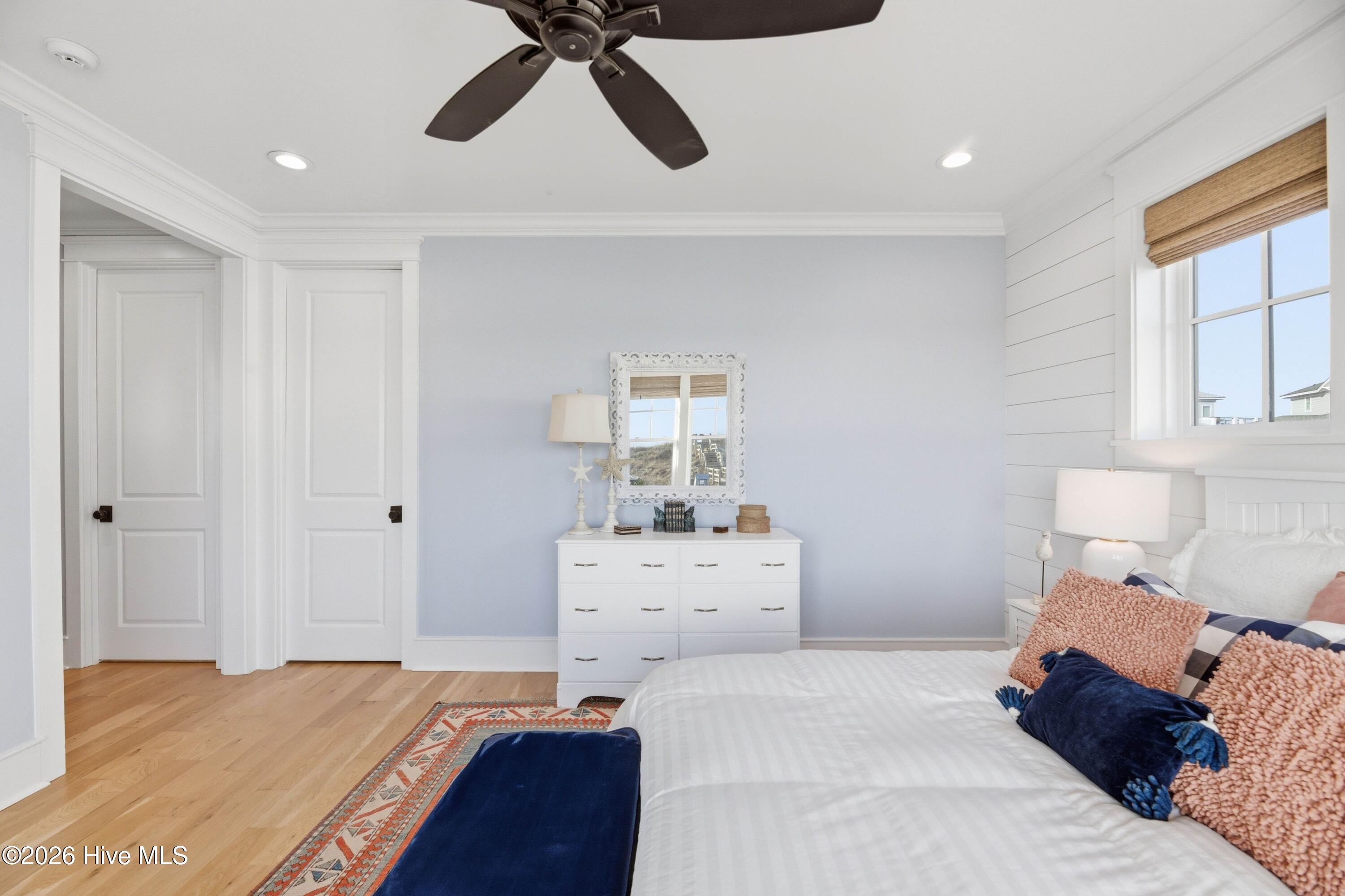 100564328 | Photo 26