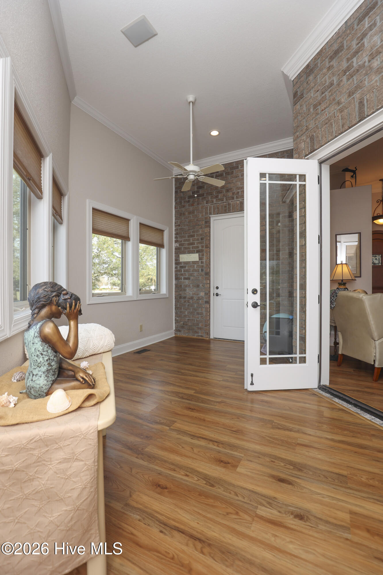 100564942 | Photo 112