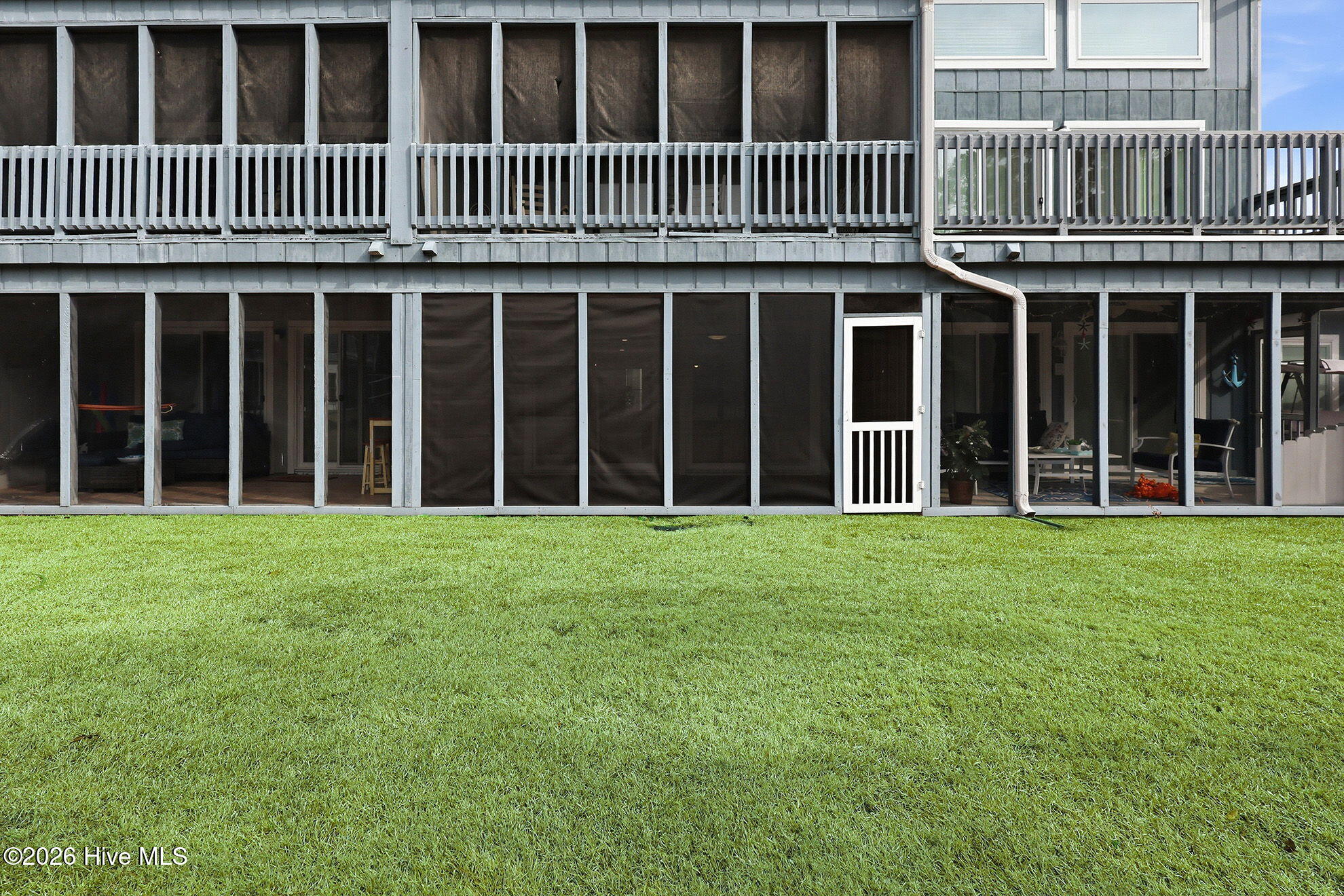 100557080 | Photo 33