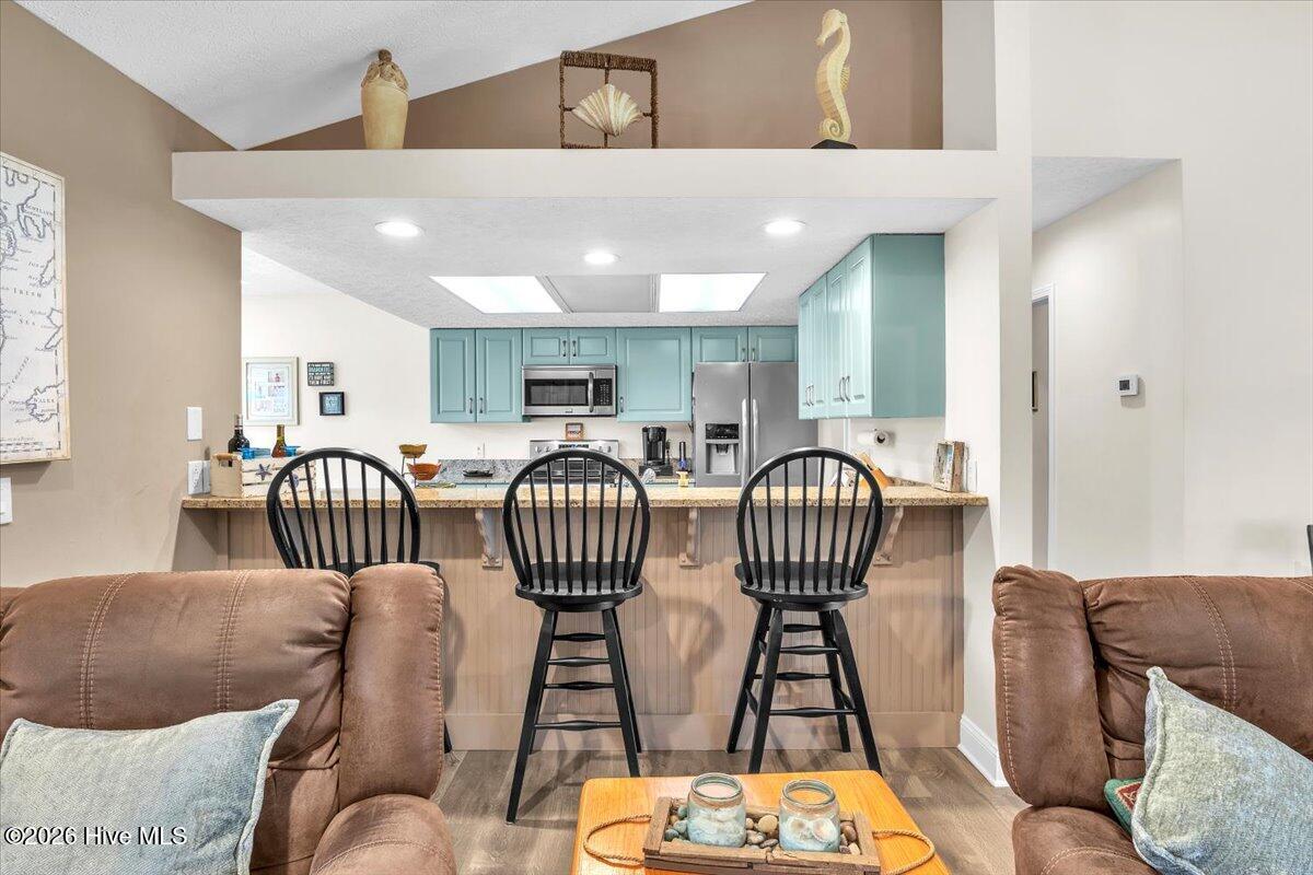 100563011 | Photo 19