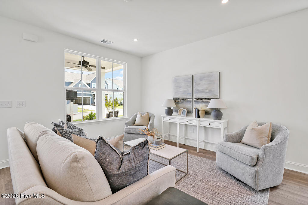 100558697 | Photo 19