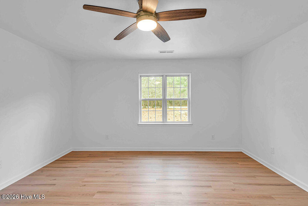 100557363 | Photo 18