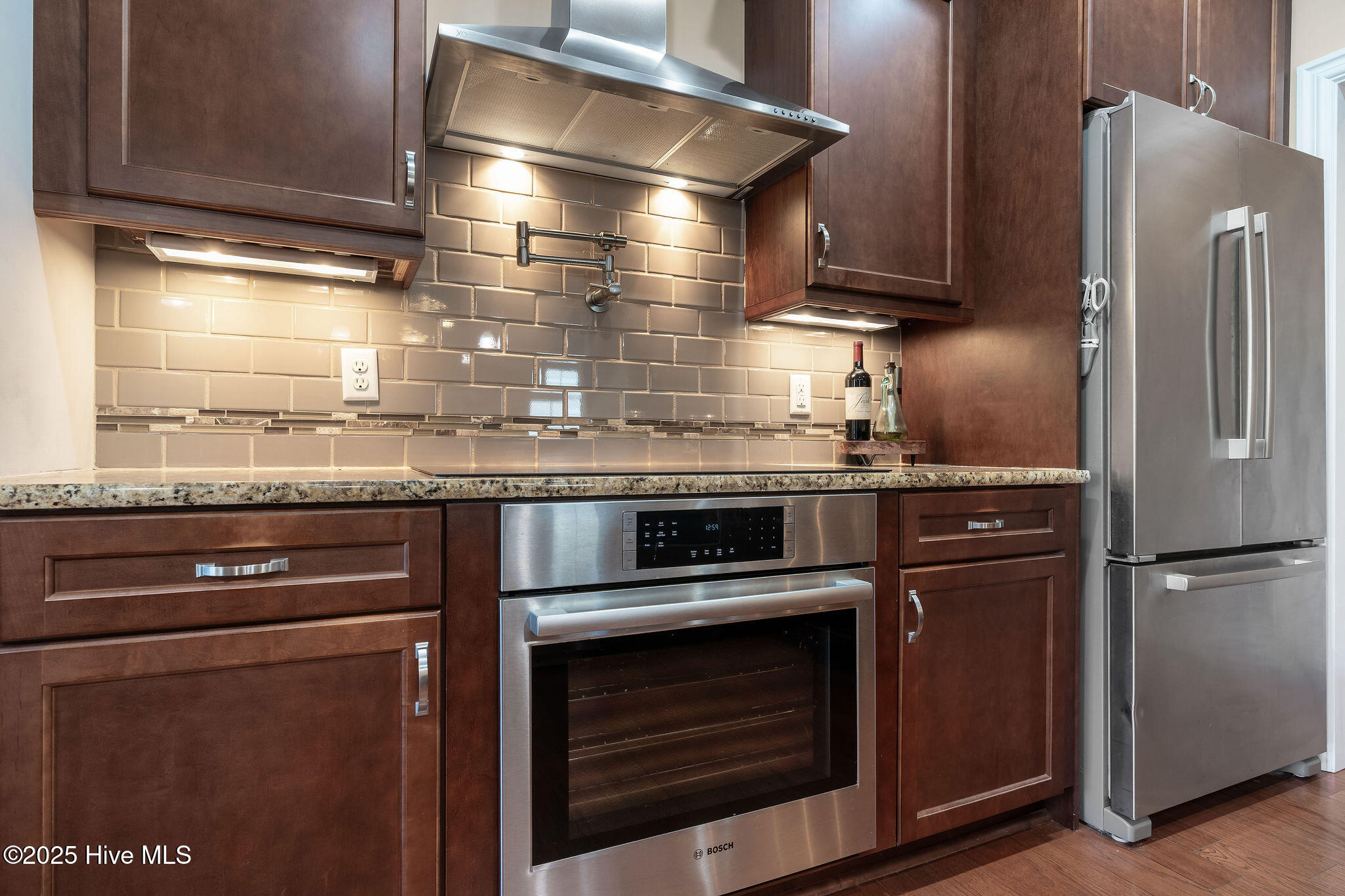 100541913 | Photo 59