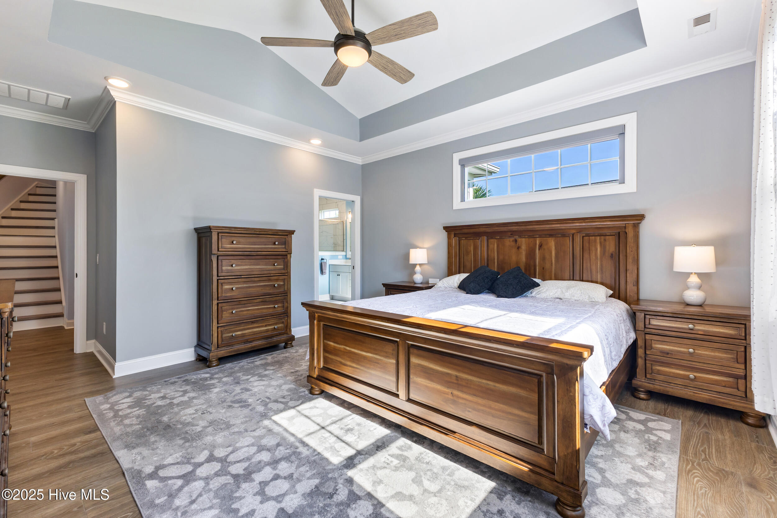 100520337 | Photo 23