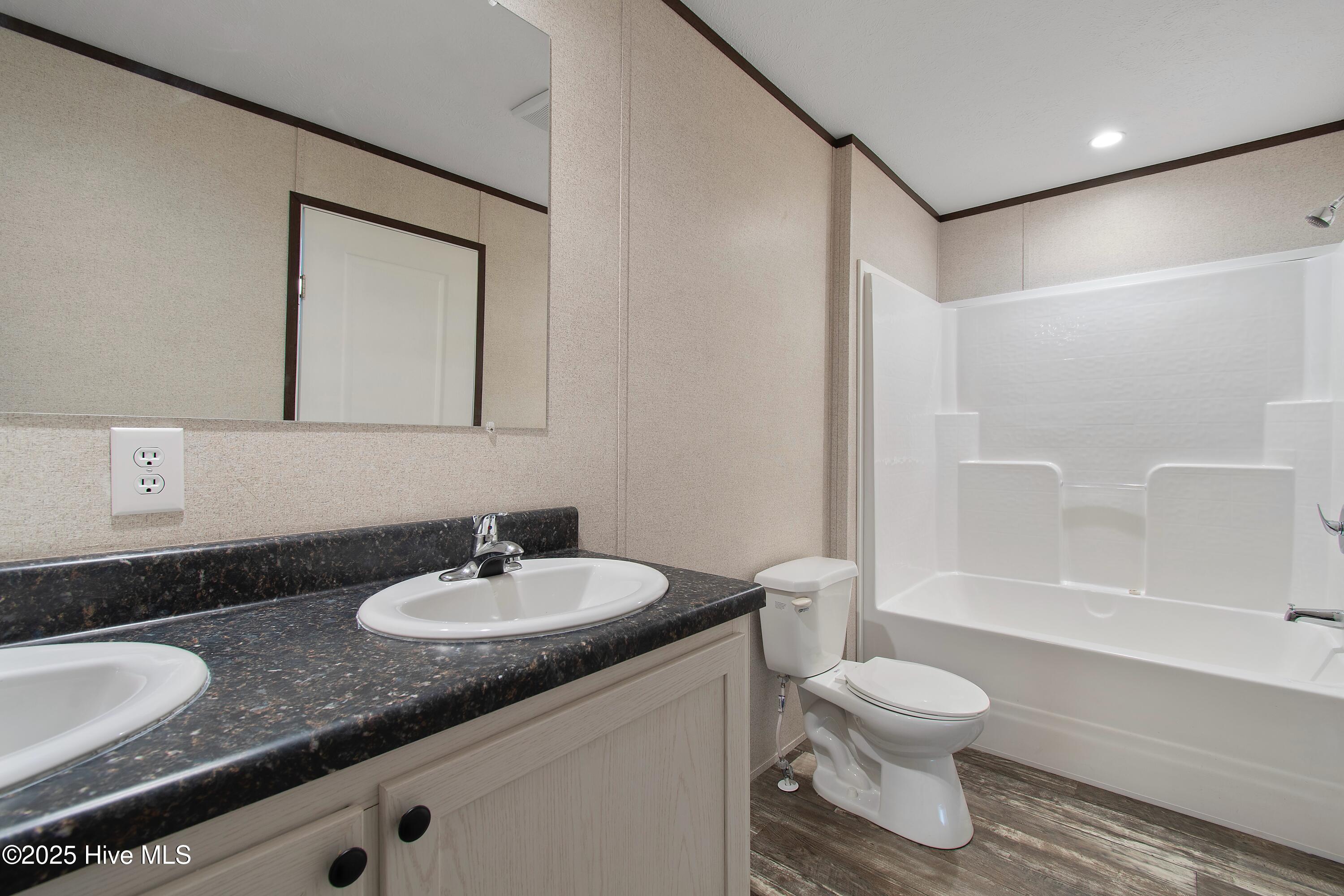 100542046 | Photo 19