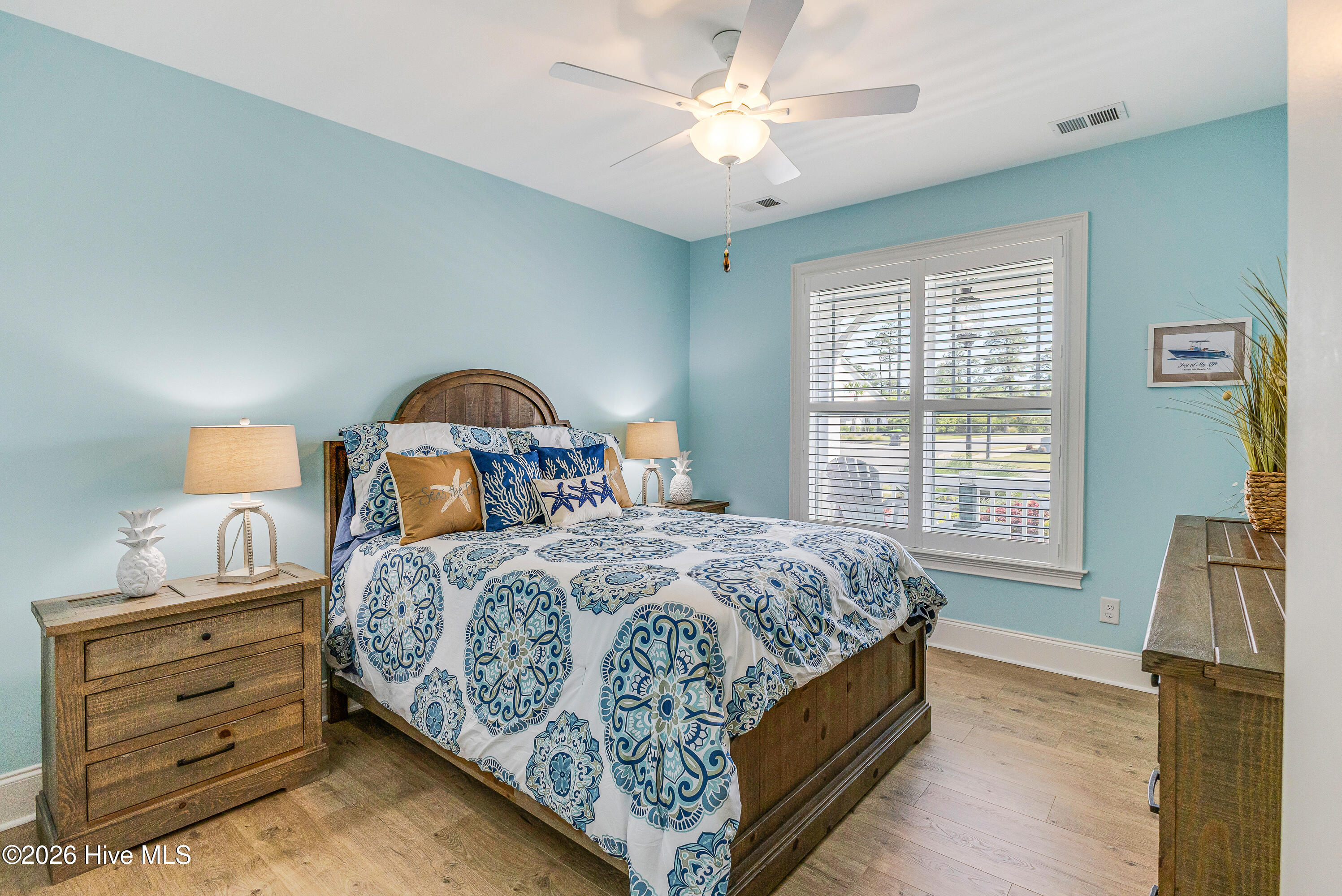 100566164 | Photo 20