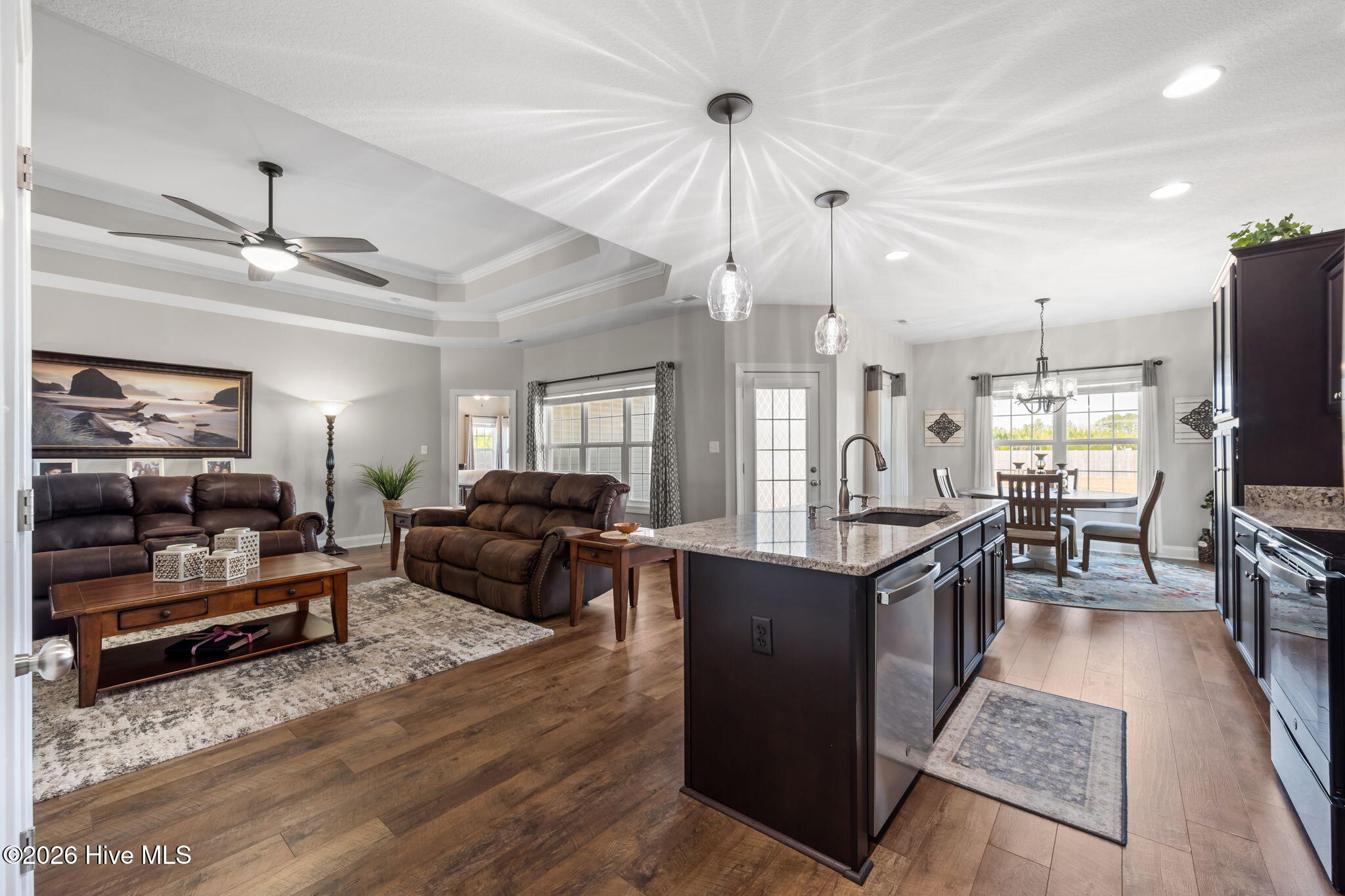 100559692 | Photo 10