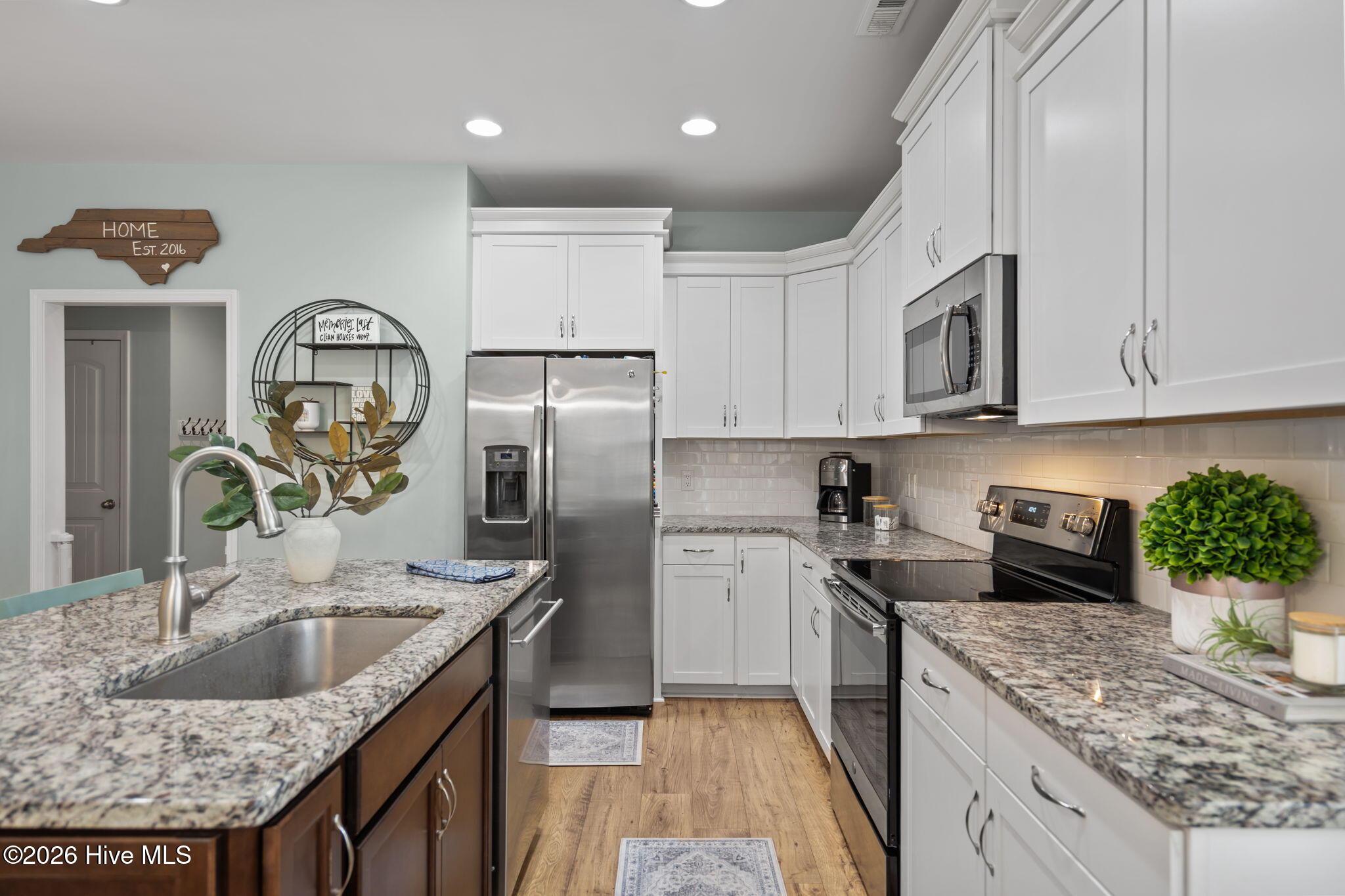 100558672 | Photo 22