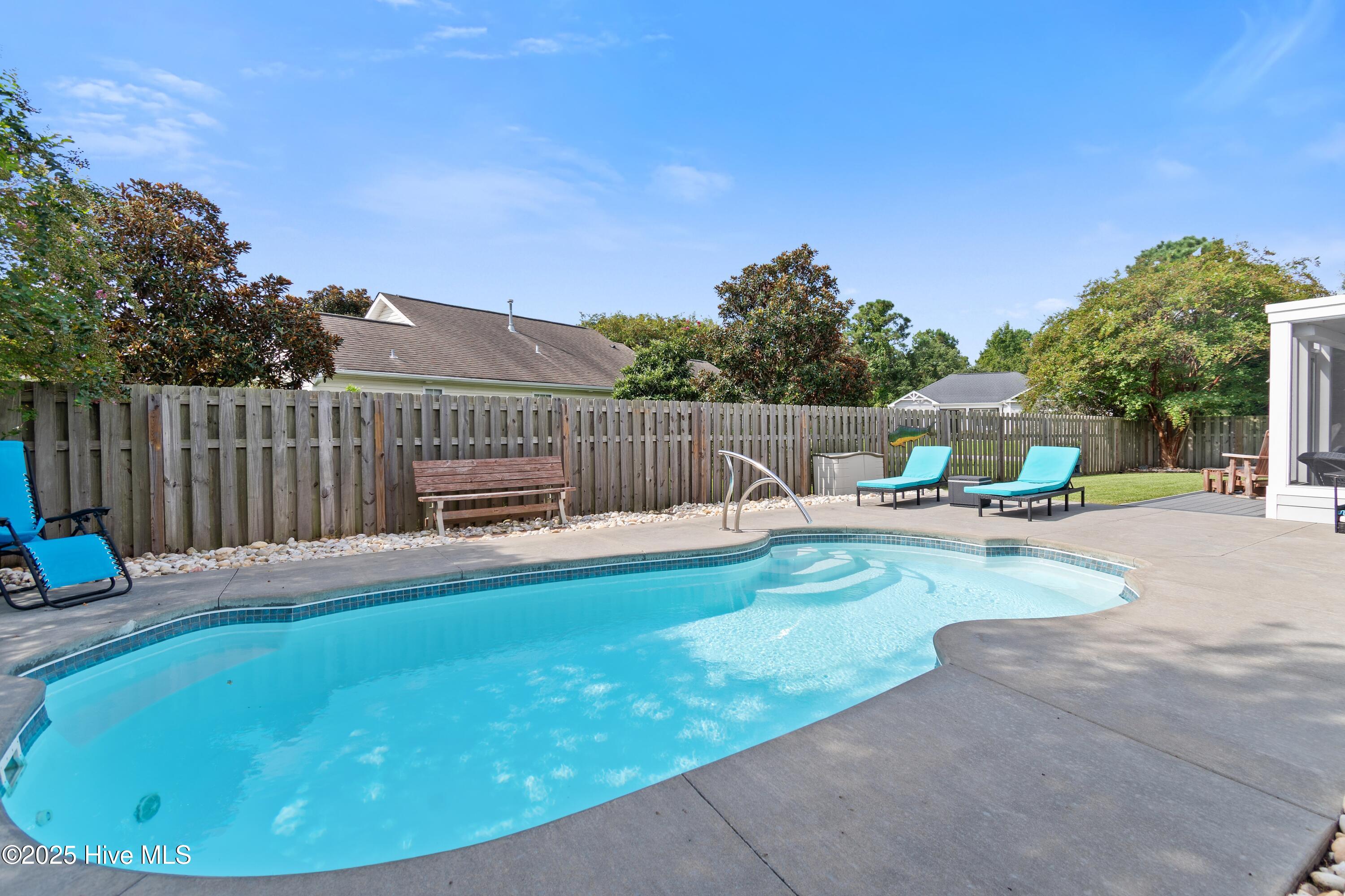 100526864 | Photo 40