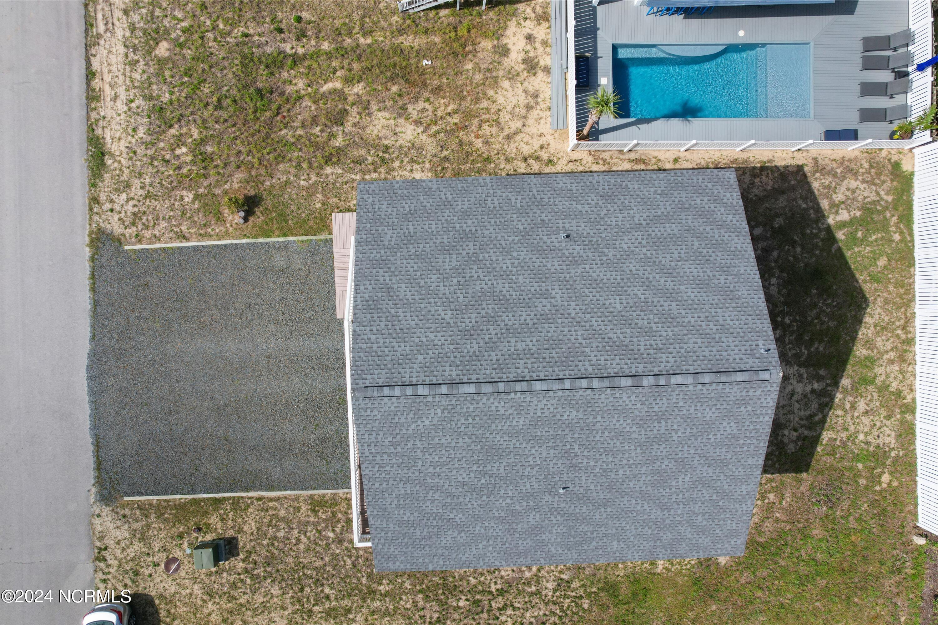 100558410 | Photo 77