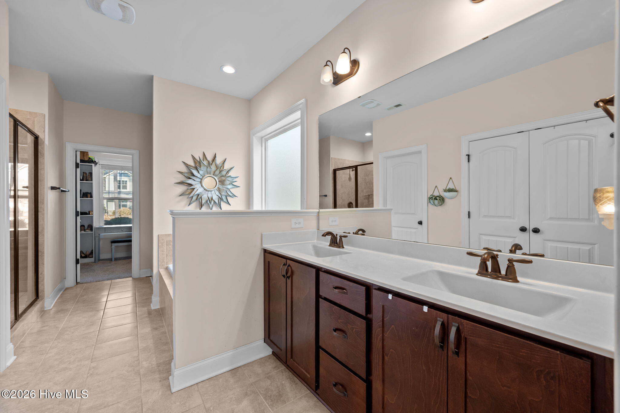 100556667 | Photo 25