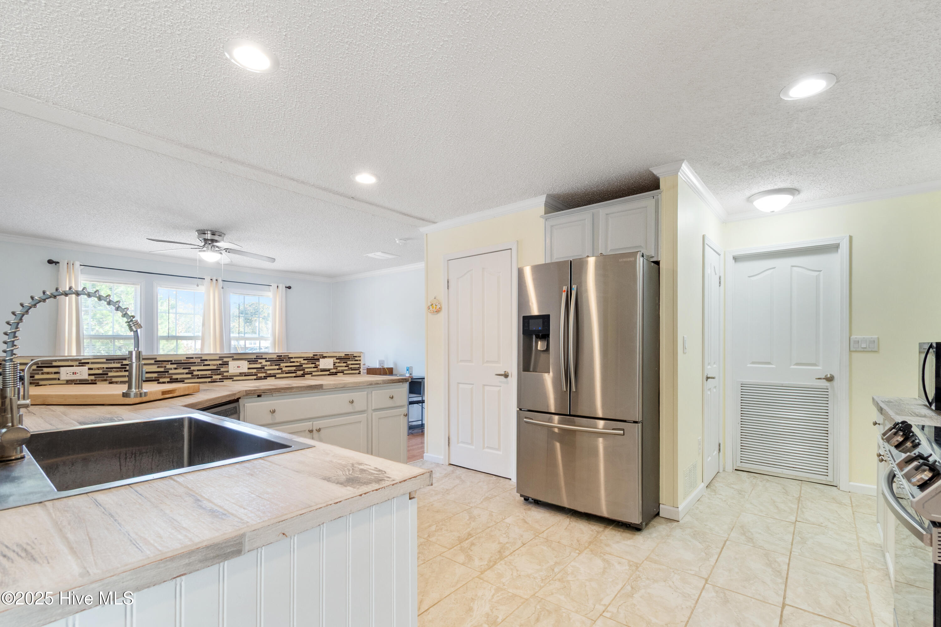 801 Maynard Boulevard, Jacksonville, NC 28546 – photo 6: DSC_7685