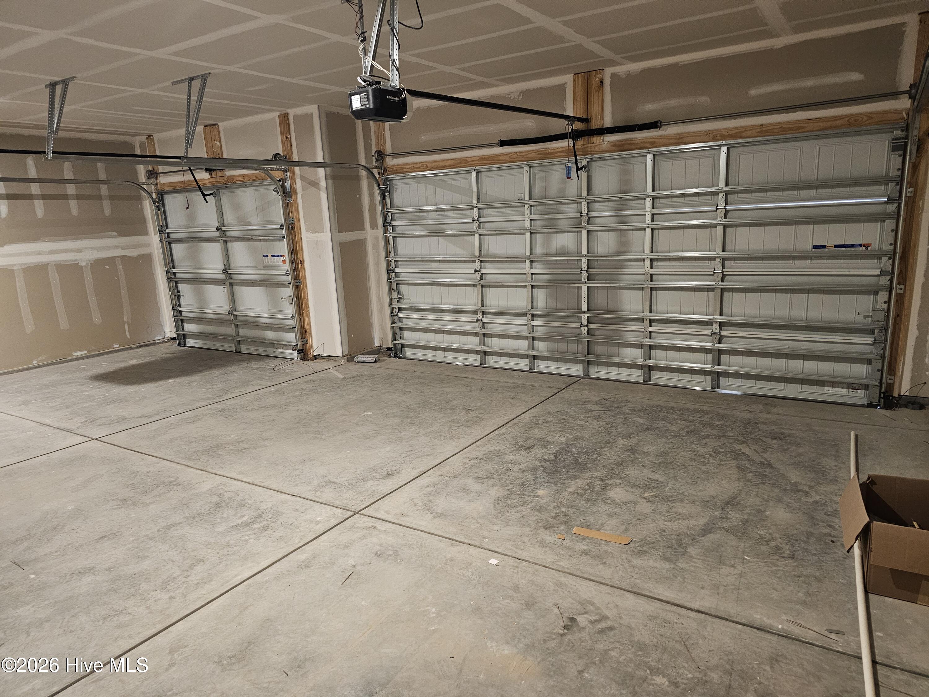 100544380 | Photo 26