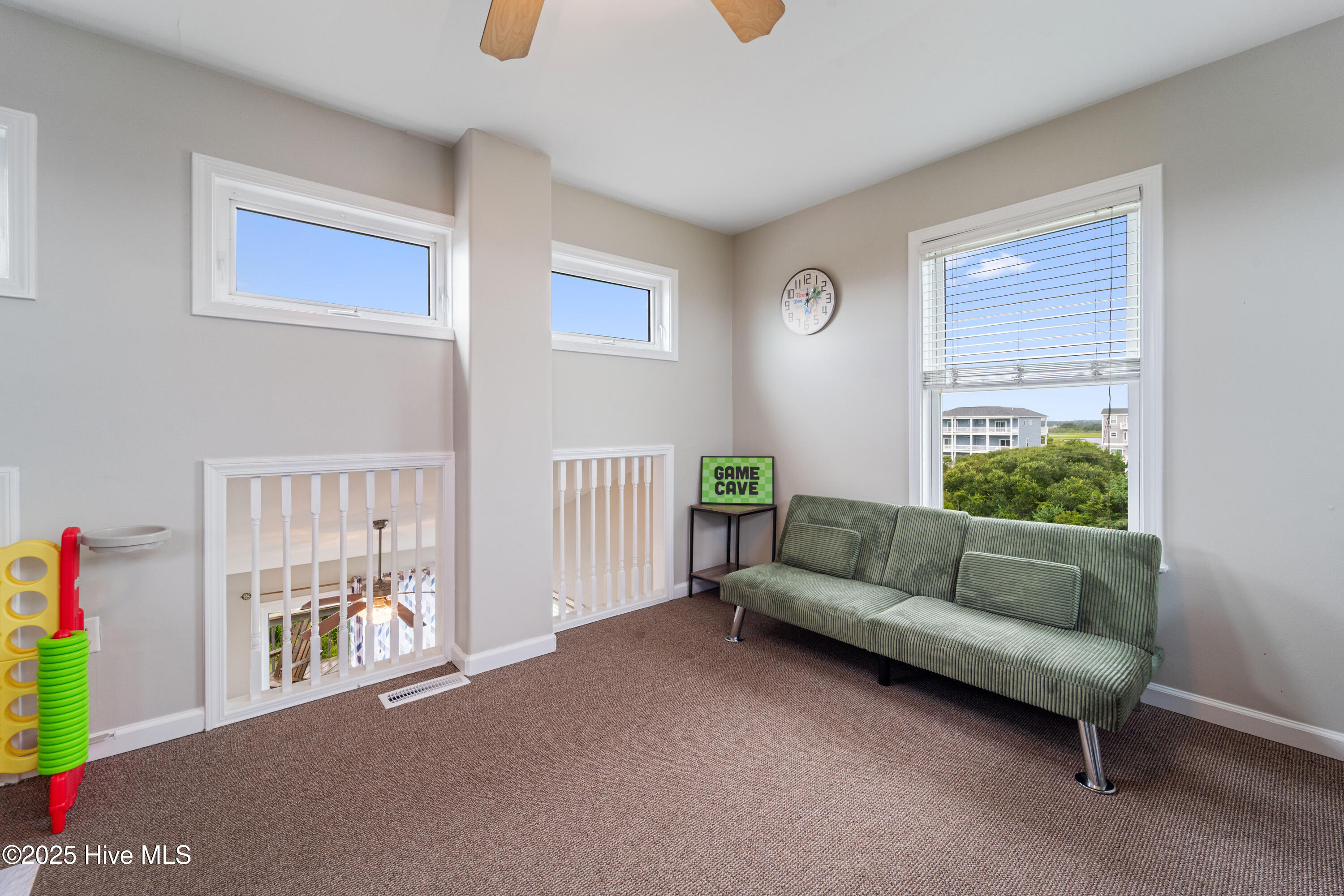 100556675 | Photo 76