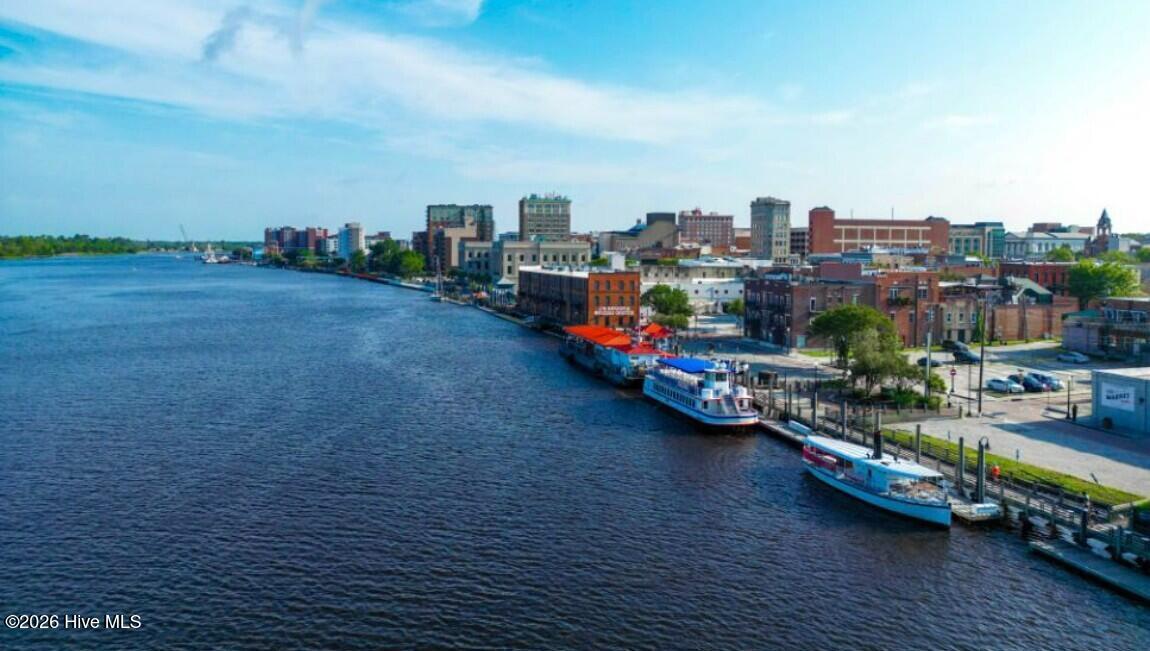 100563939 | Photo 24