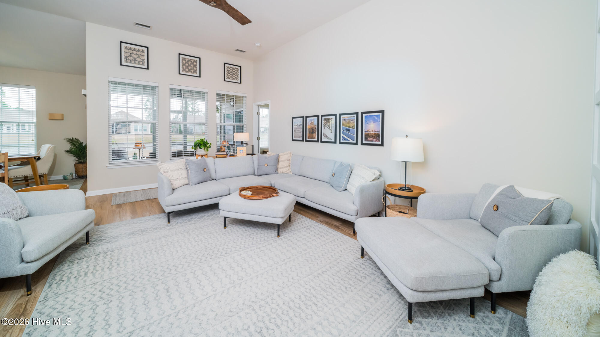 100557894 | Photo 11