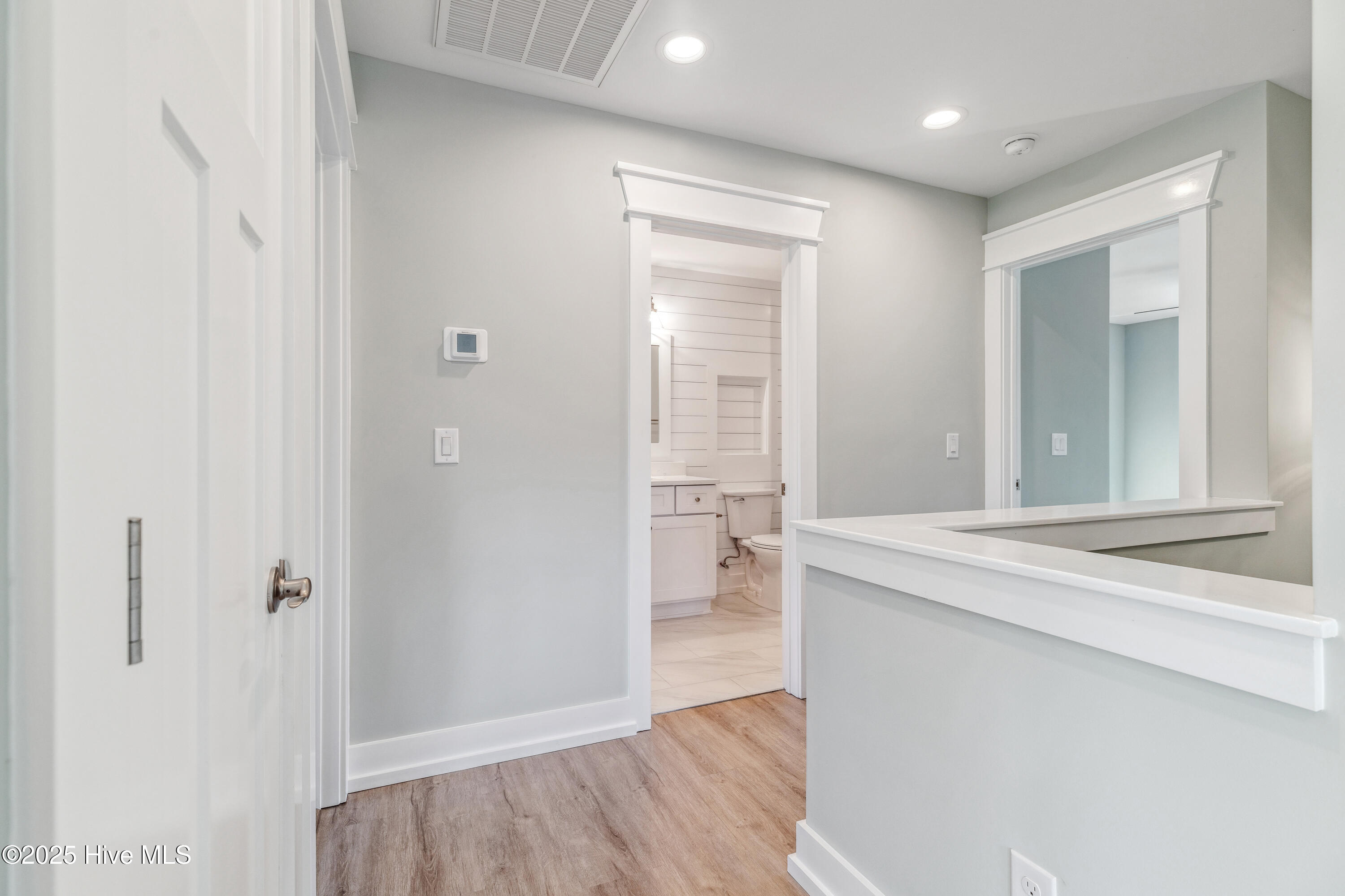 100558454 | Photo 48