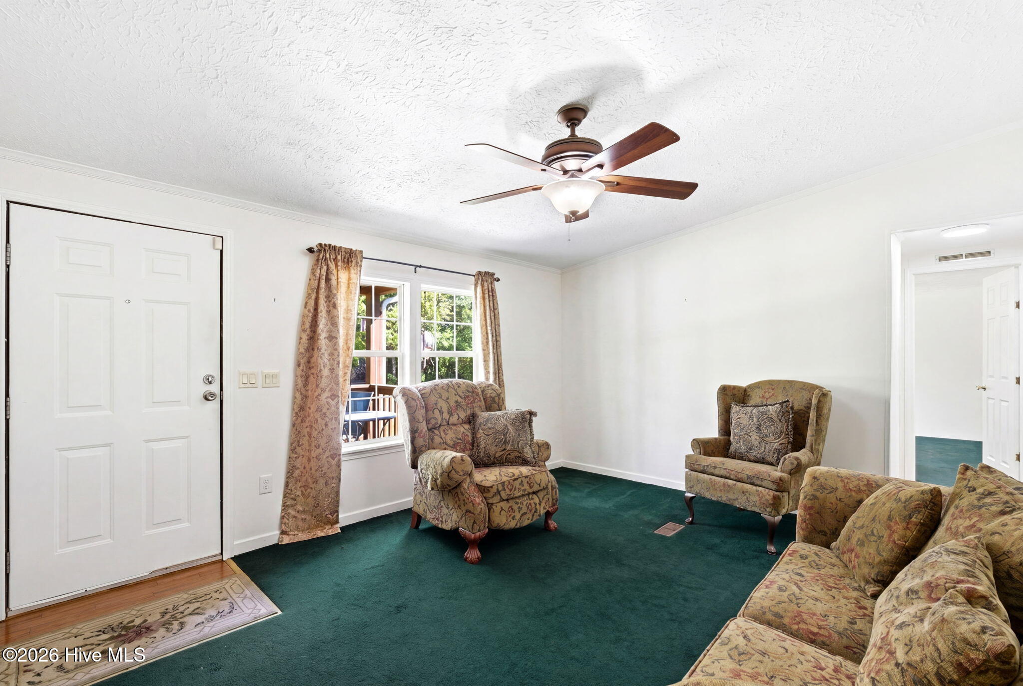 100568157 | Photo 16