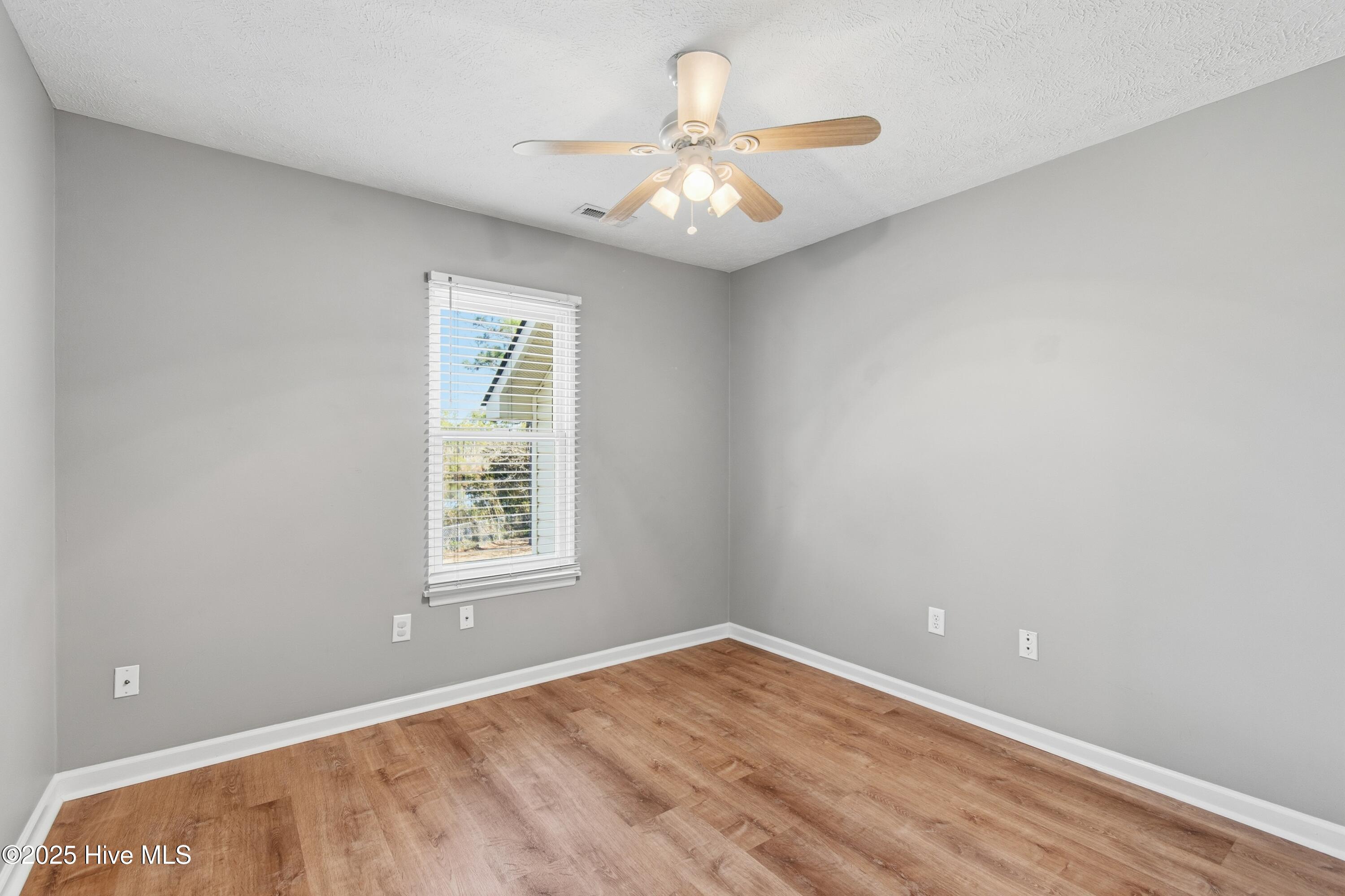 100546463 | Photo 31