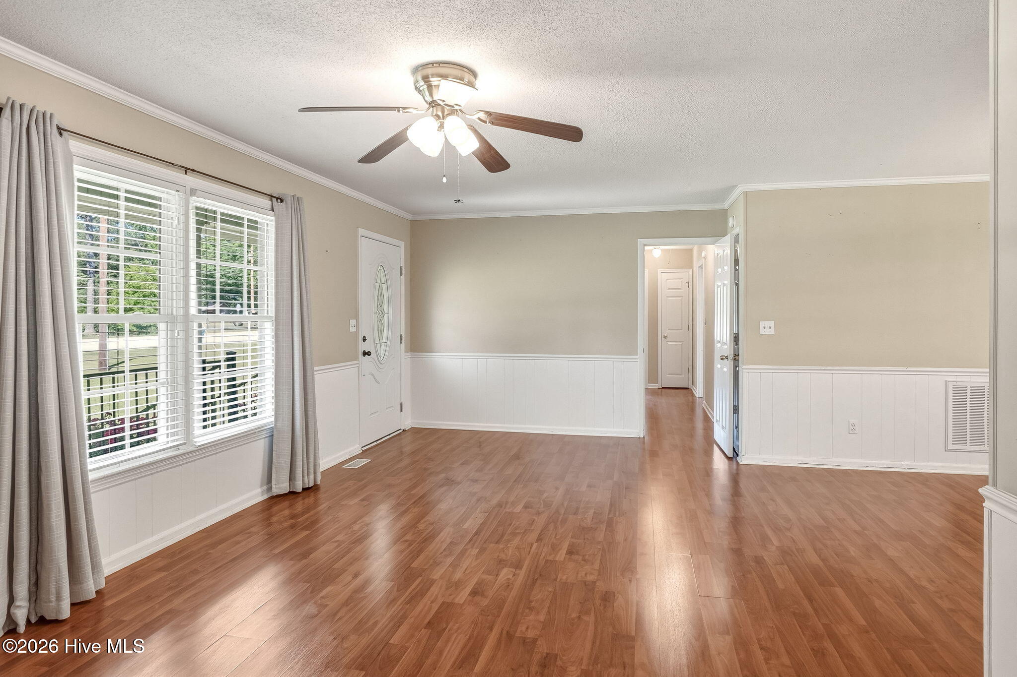 100571883 | Photo 7