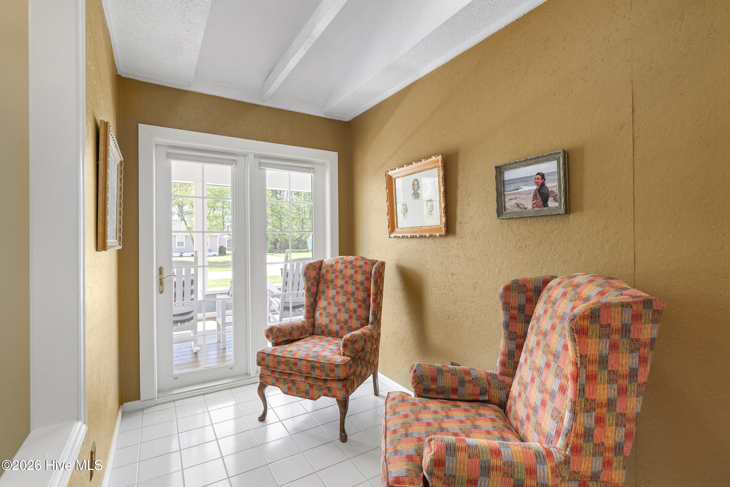 100565363 | Photo 16