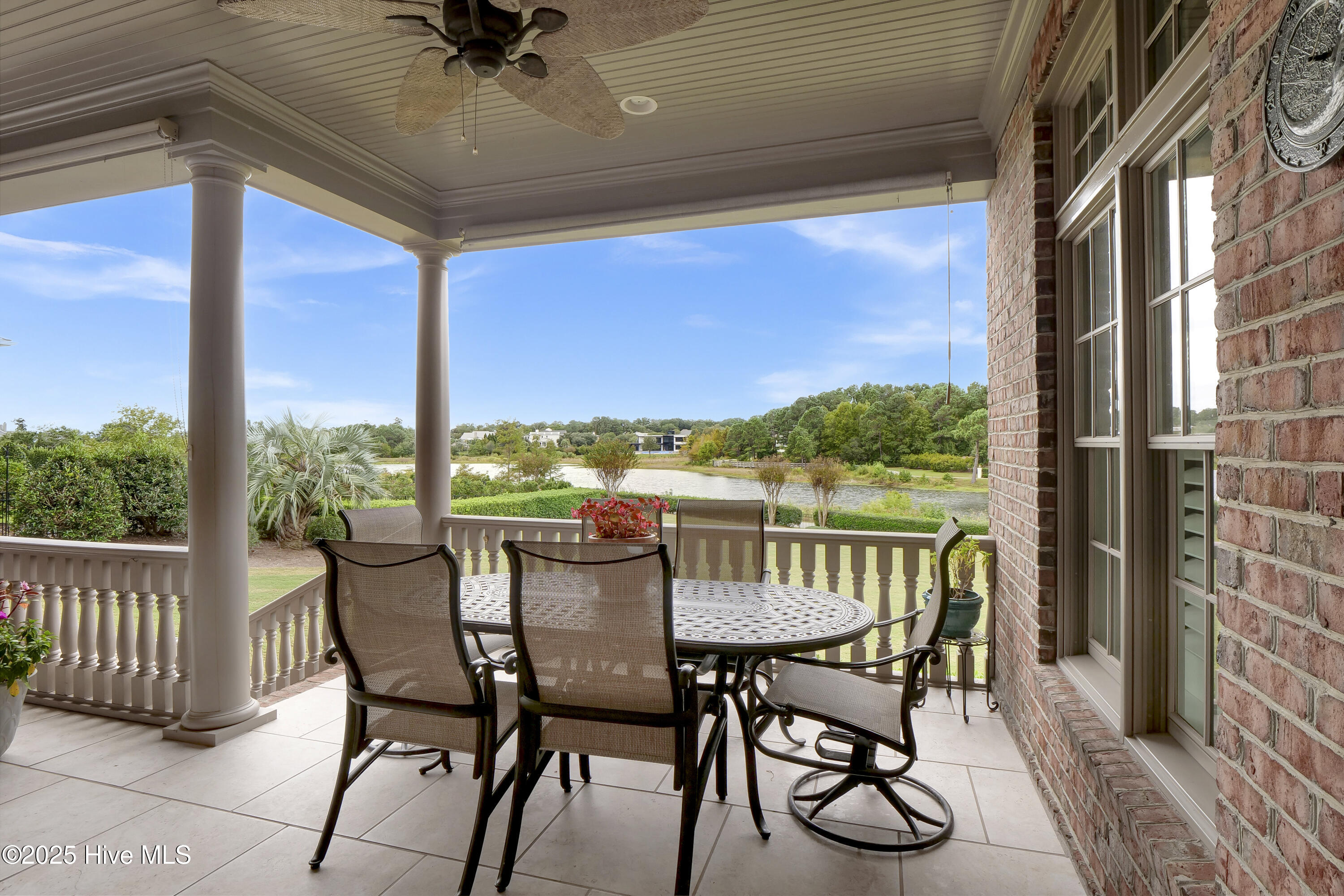 100555376 | Photo 47