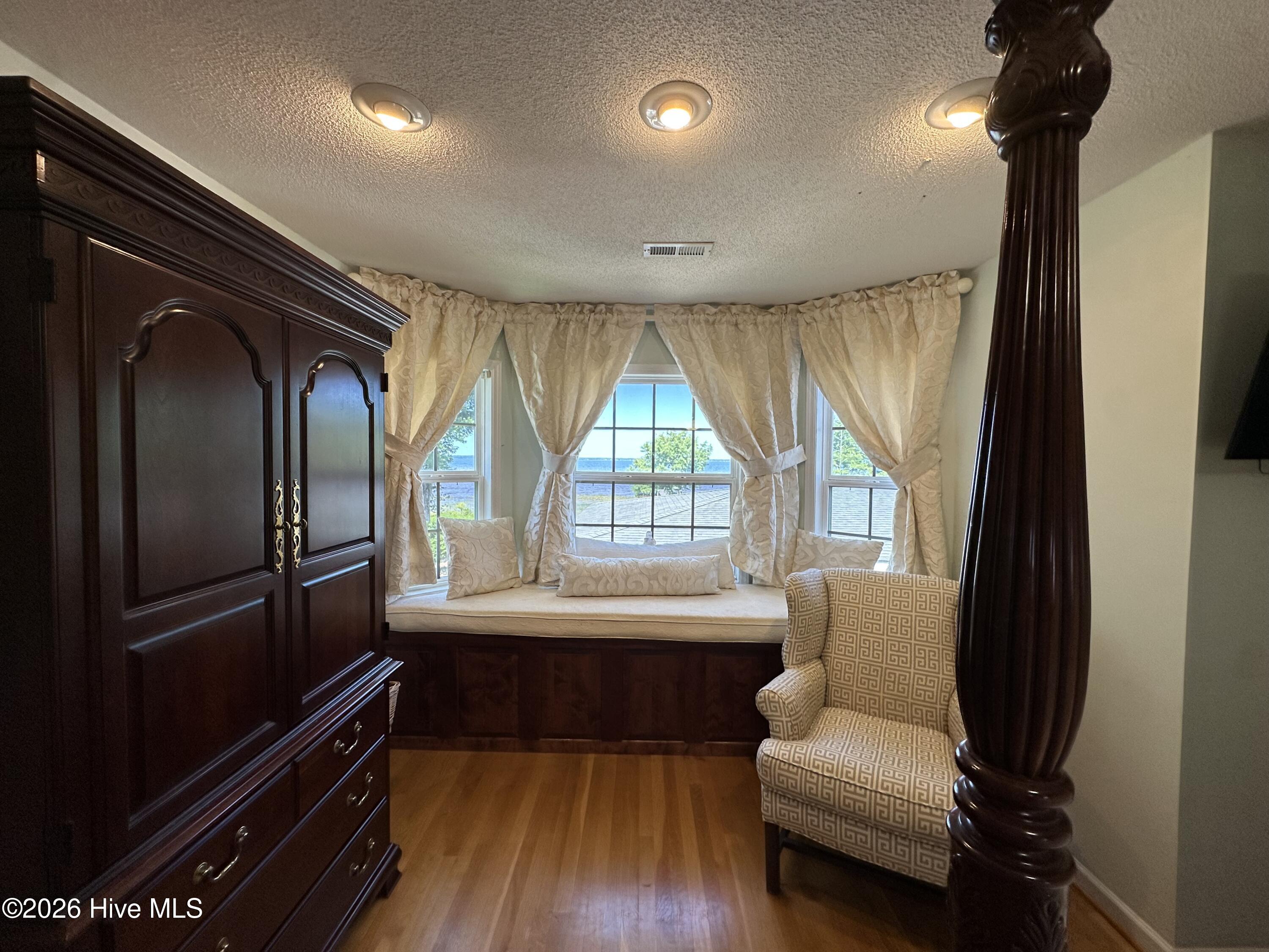 100552030 | Photo 38