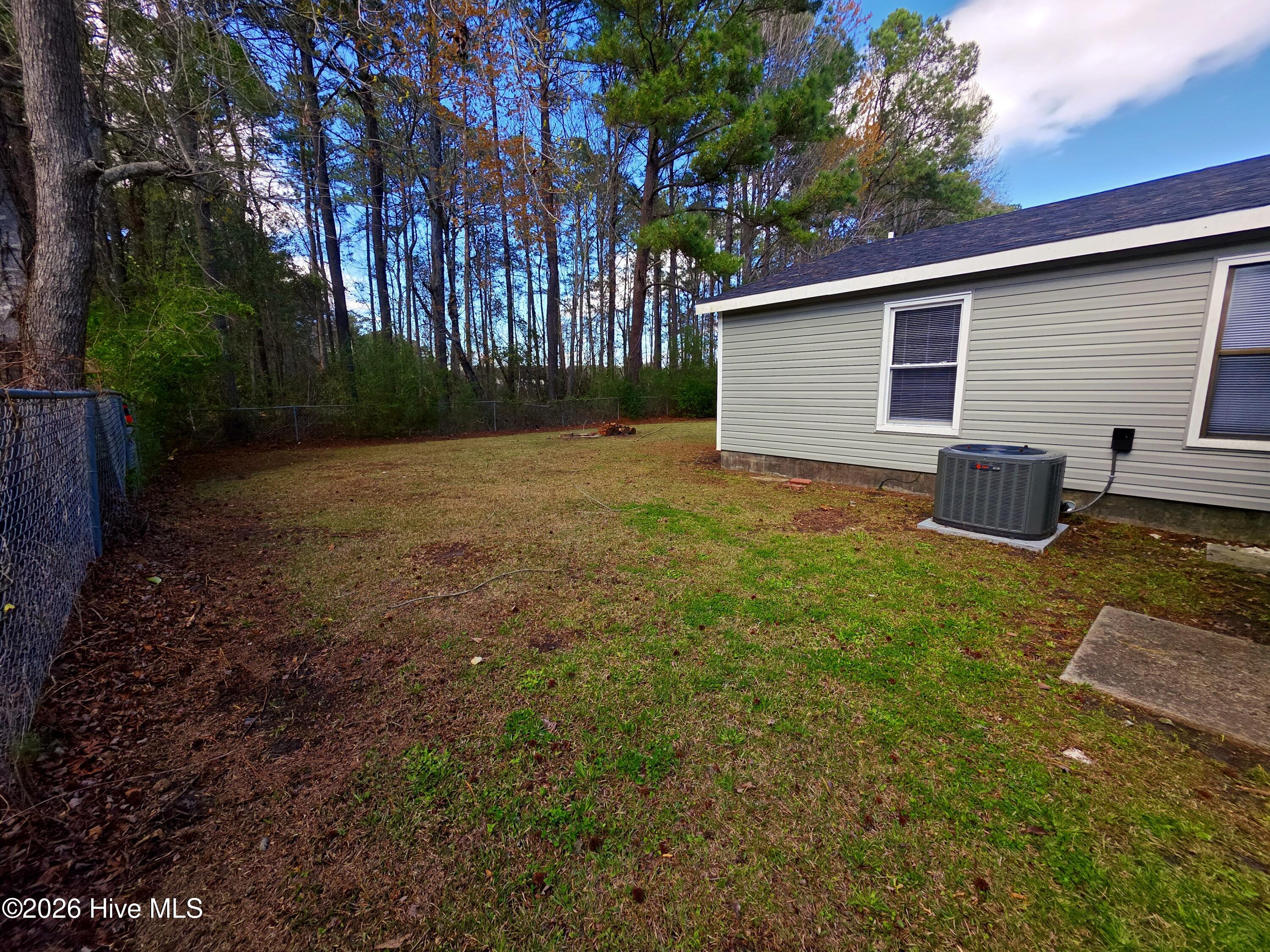 100560805 | Photo 16