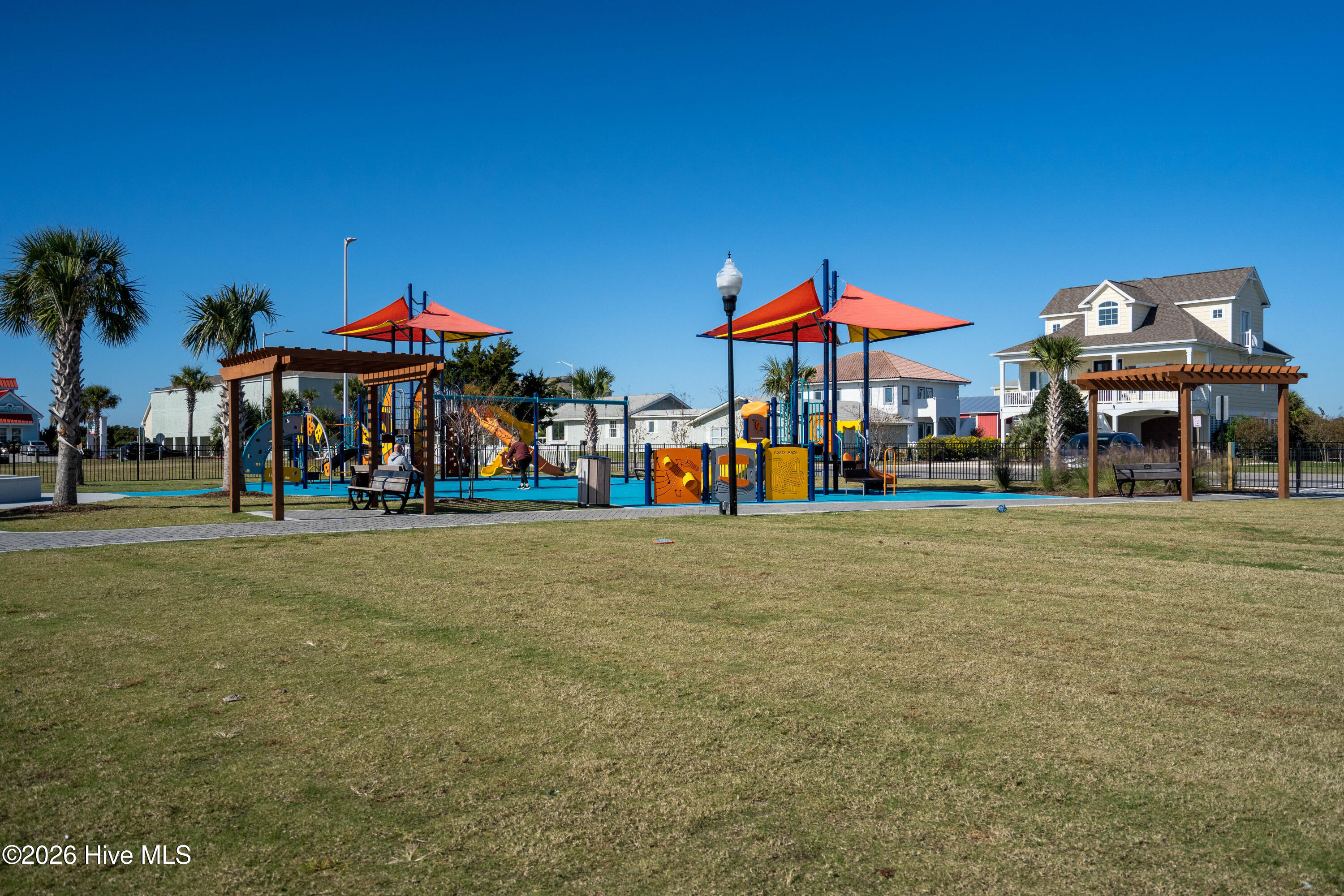 100551504 | Photo 32