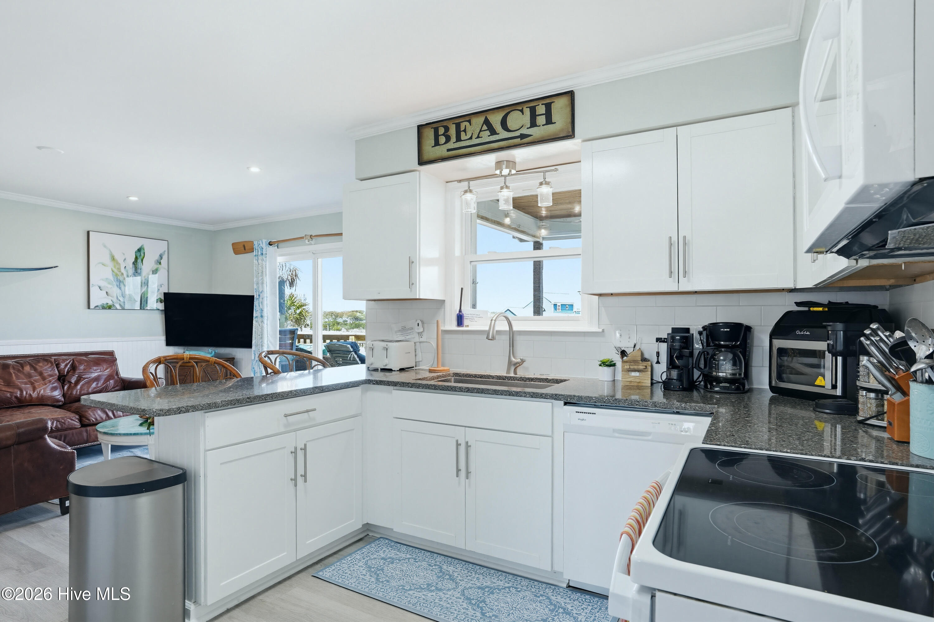 100550124 | Photo 22