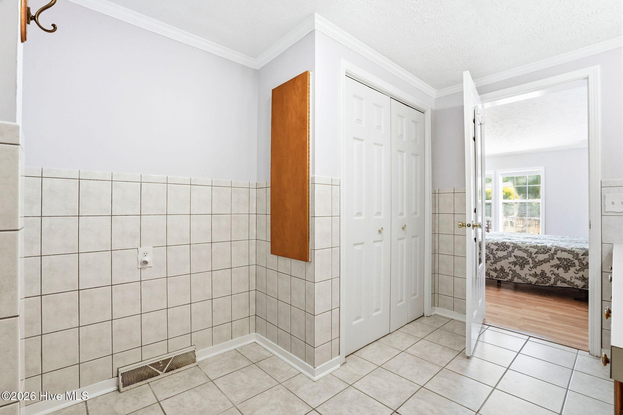 100567371 | Photo 45