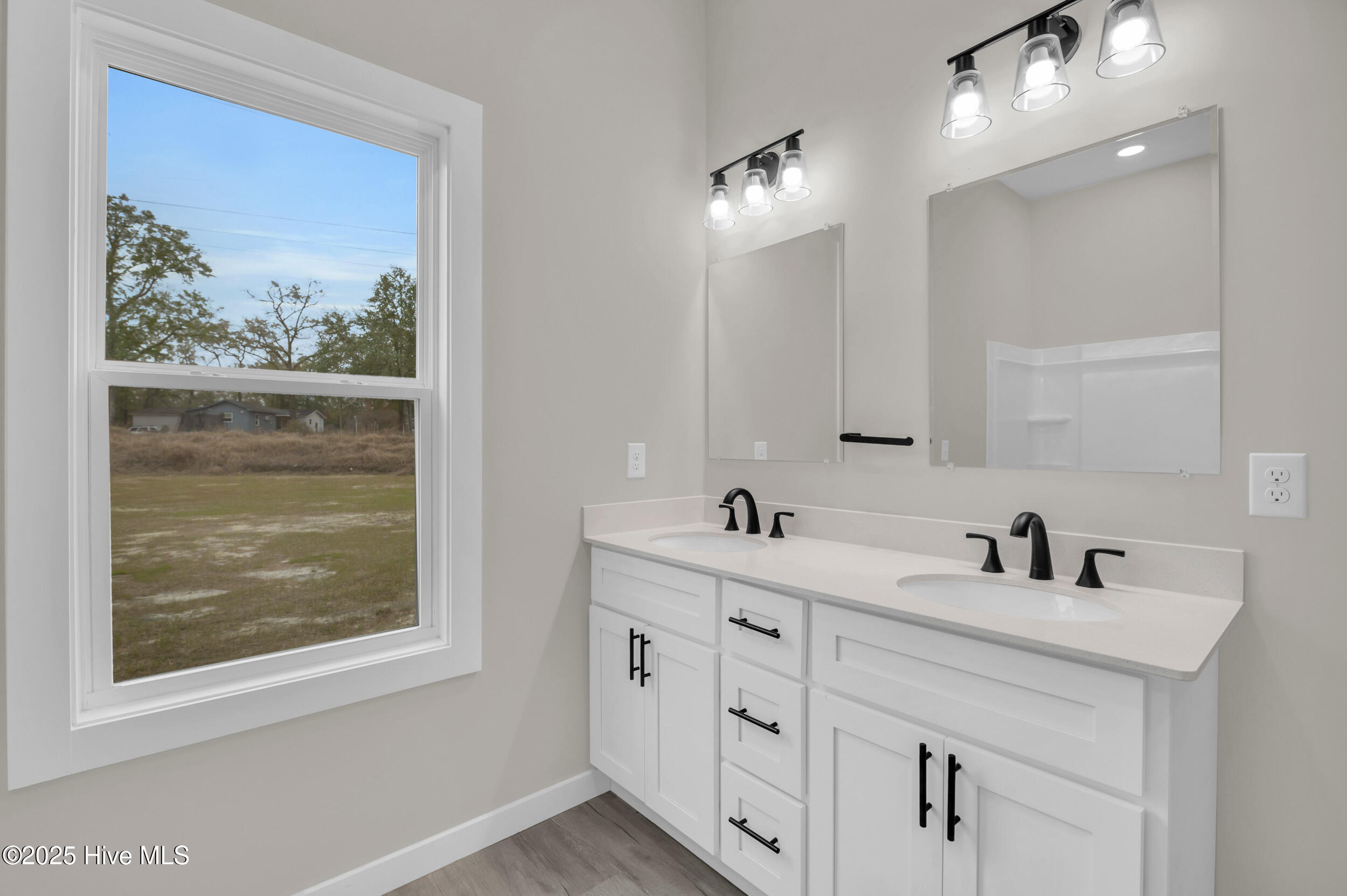 100544591 | Photo 18