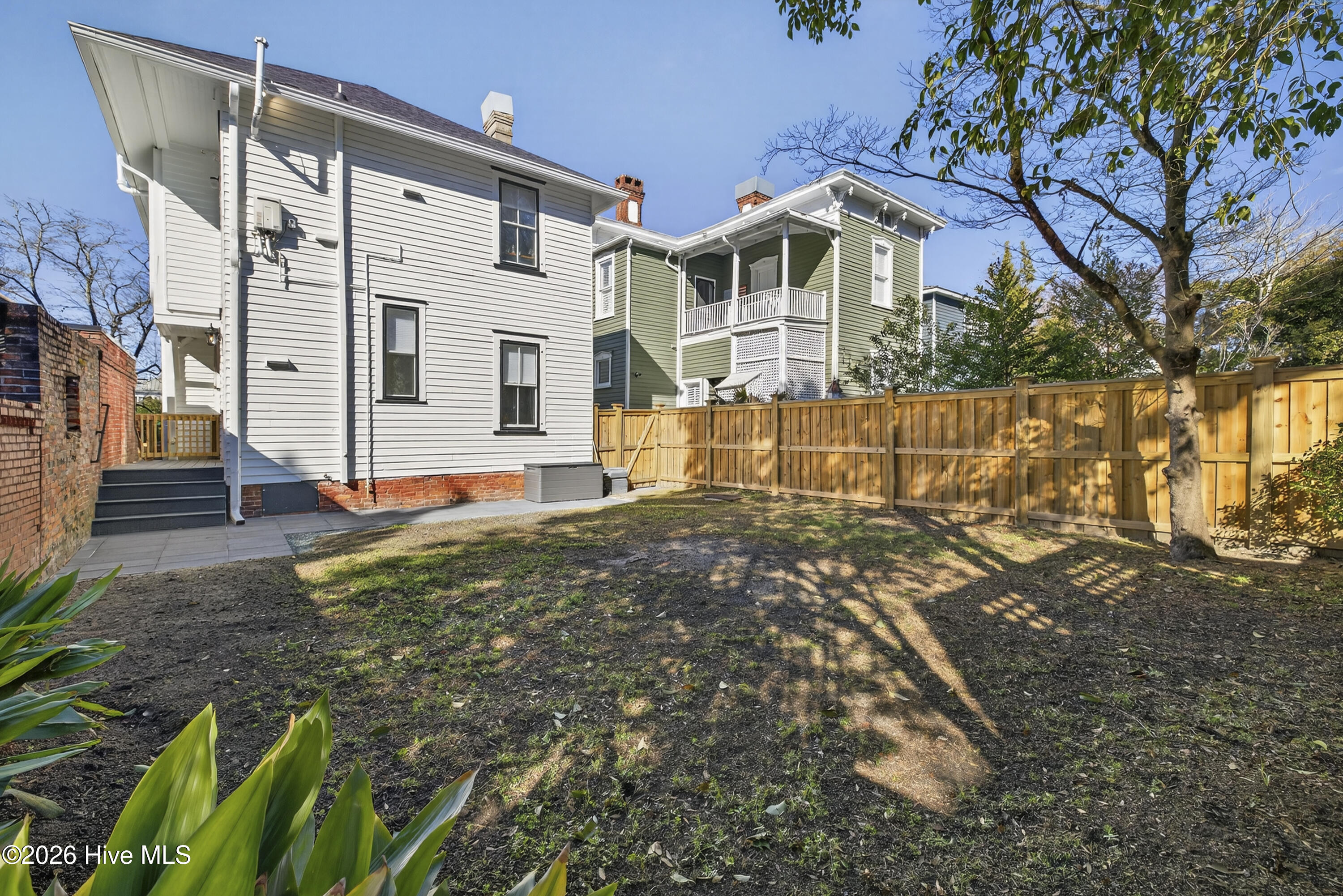 100555713 | Photo 50