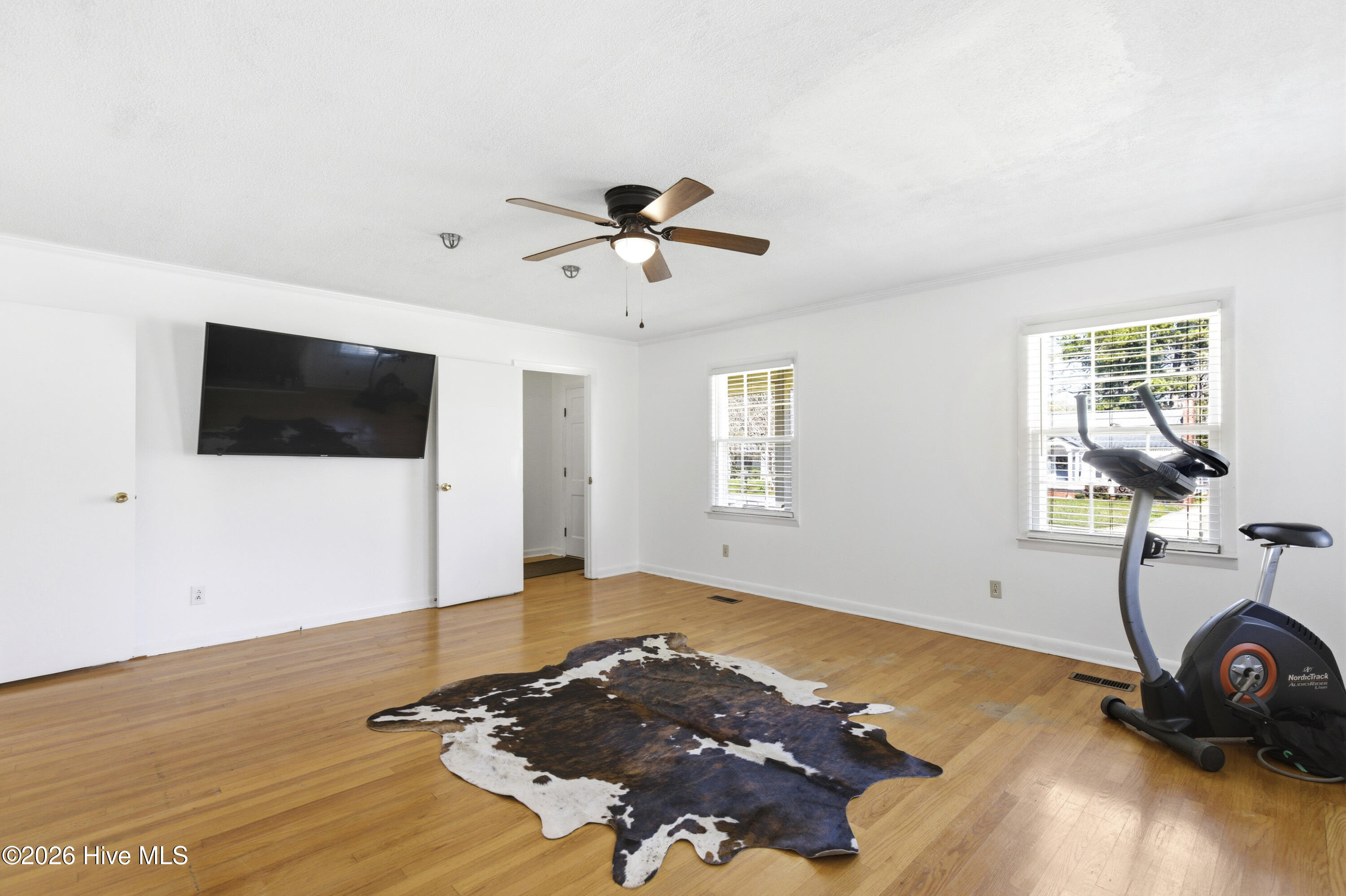 100561797 | Photo 18