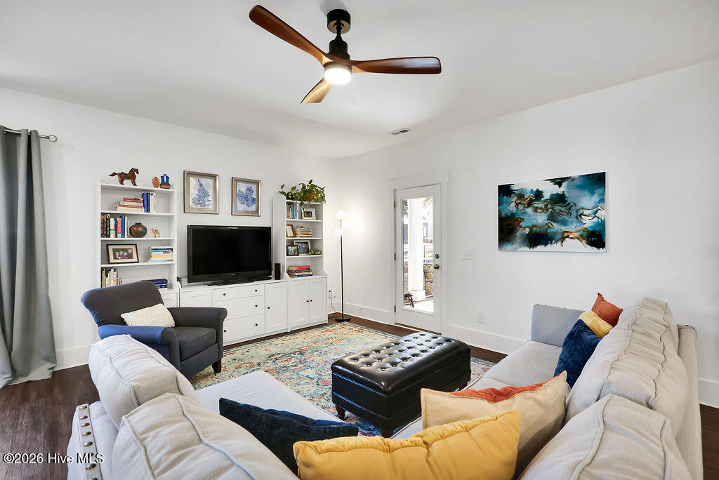 100549849 | Photo 13