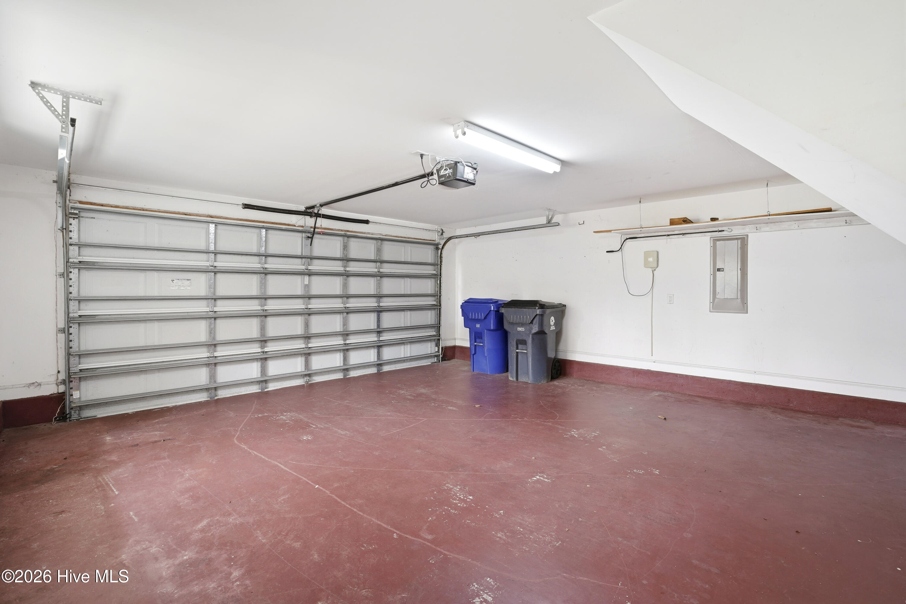 100562955 | Photo 46