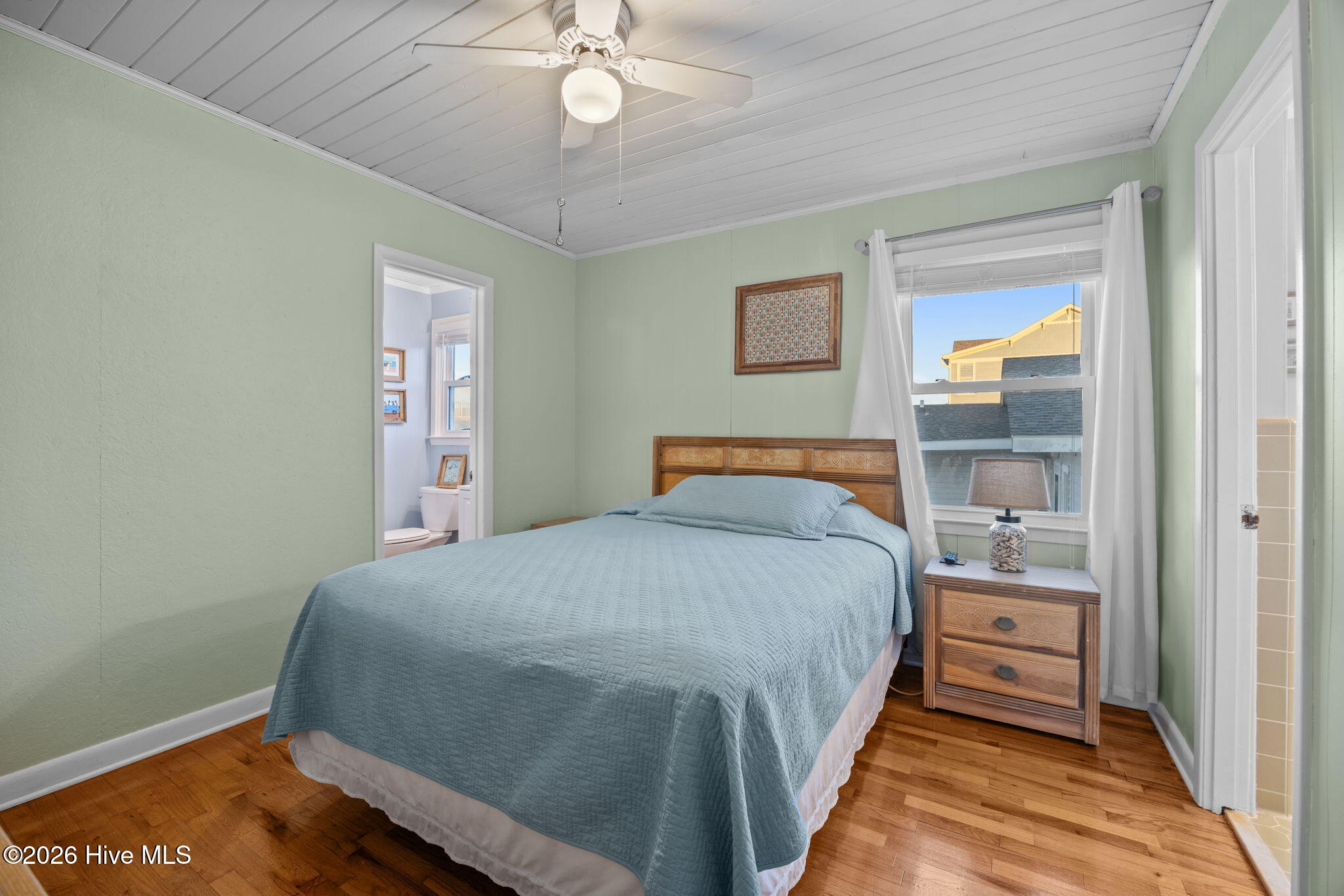 100549750 | Photo 46