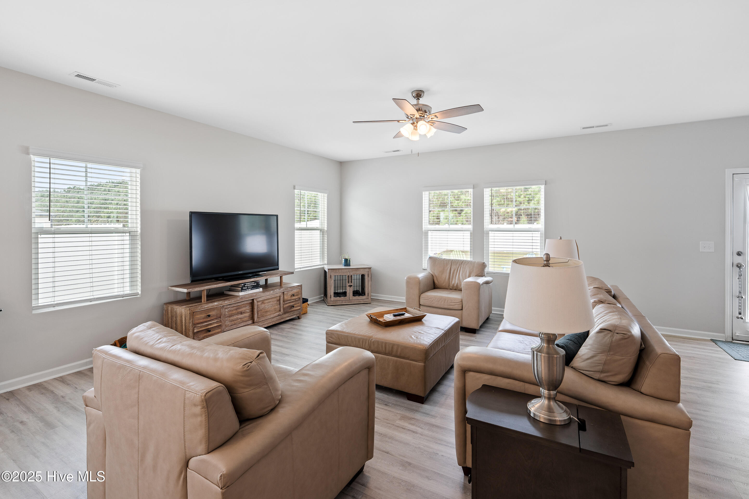 100535535 | Photo 14